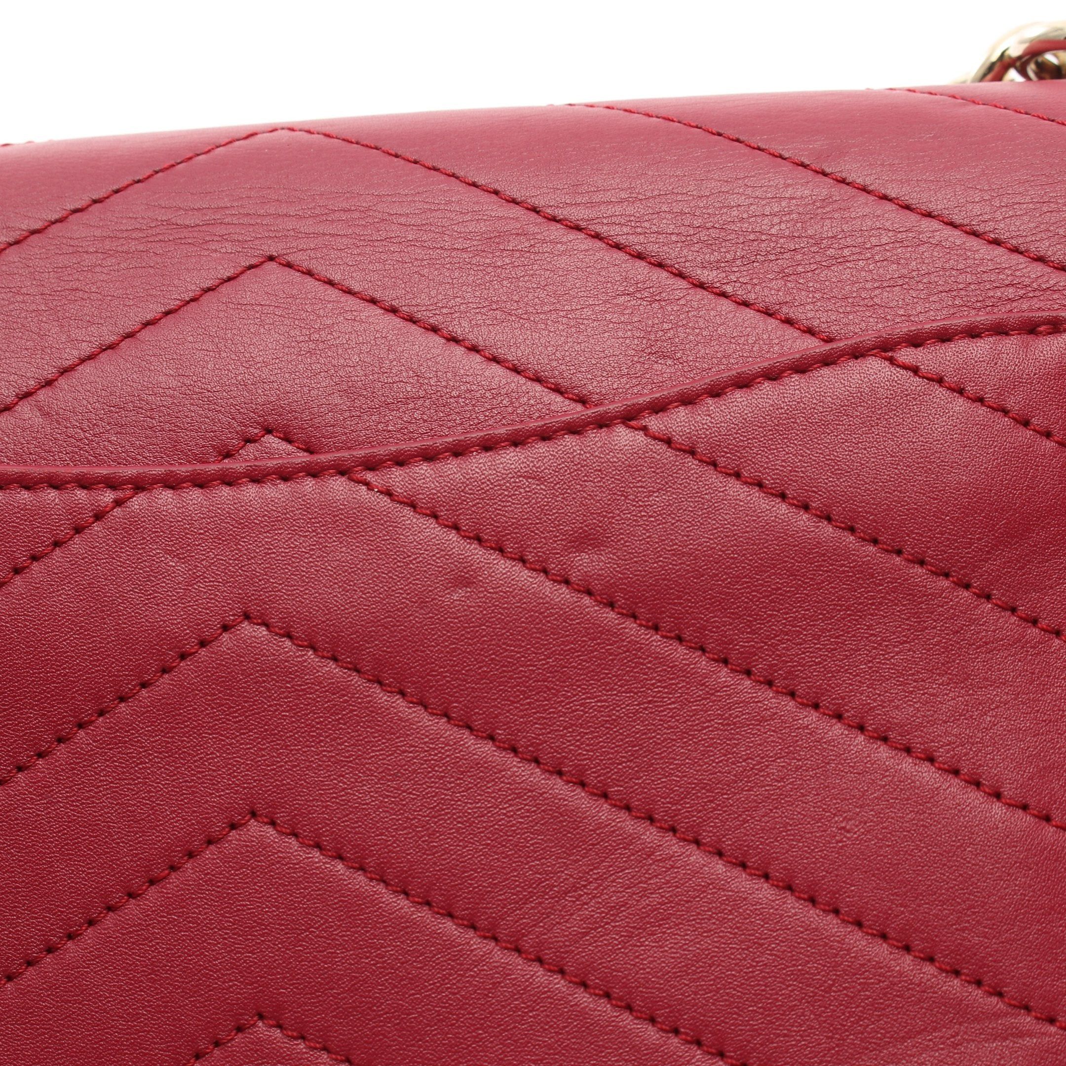 Chanel Chanel V-Stitch Chevron Chain Shoulder Bag Leather Red Gold Hardware Size ONE SIZE - 10 Thumbnail