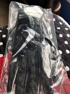 Supreme Football Gloves Black