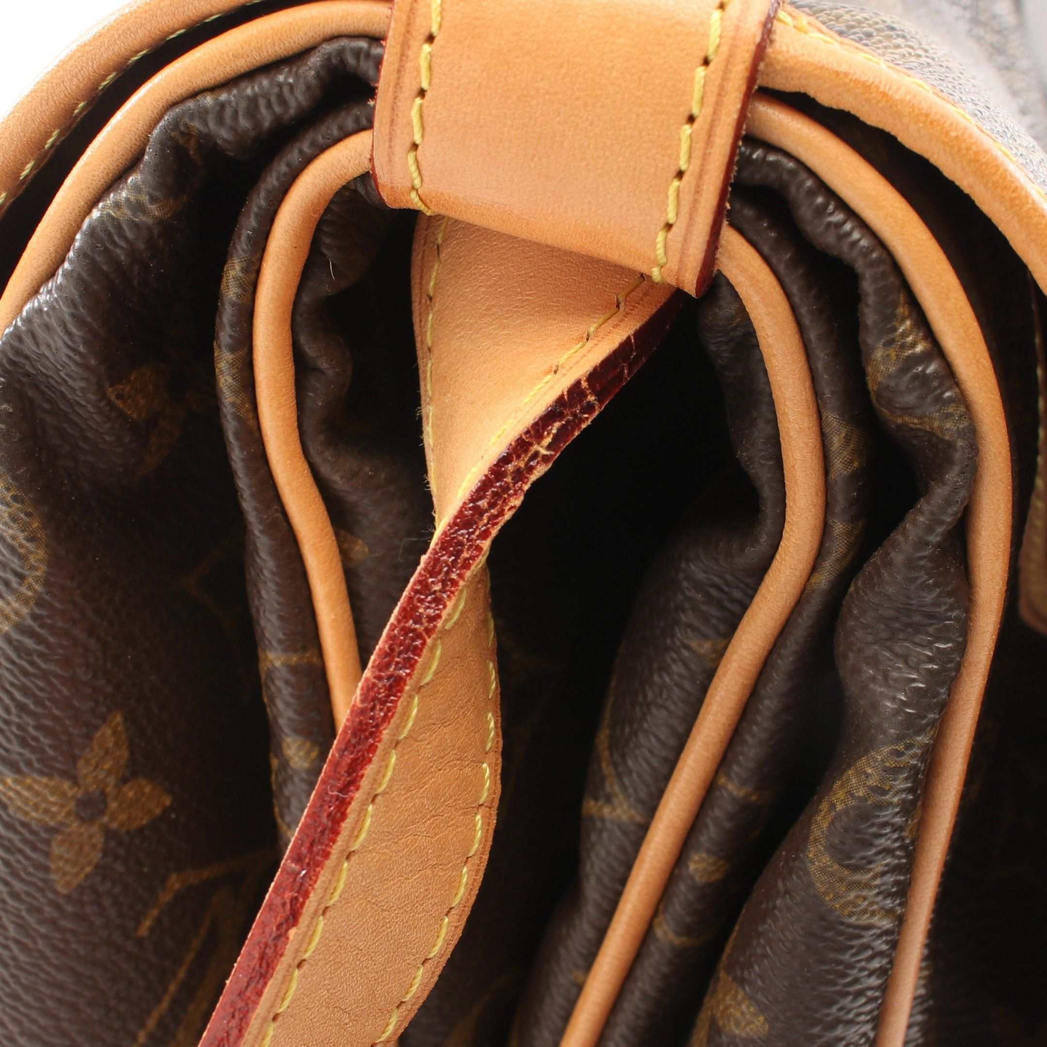 Louis Vuitton Louis Vuitton Saumur 35 Monogram Shoulder Bag Leather Brown Size ONE SIZE - 10 Thumbnail
