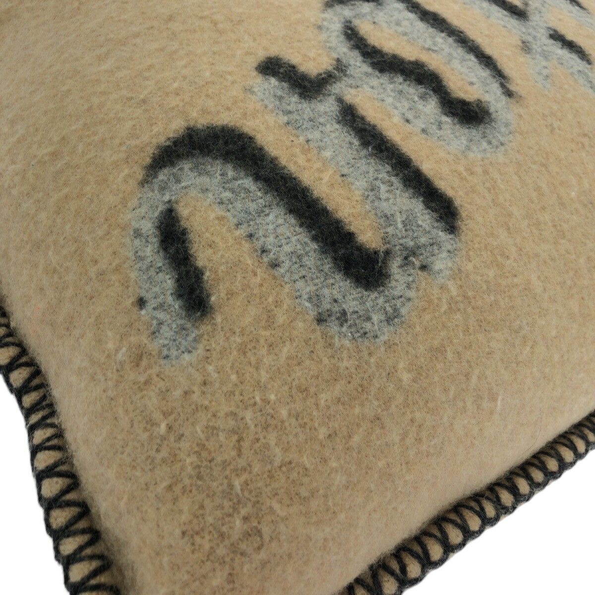 Louis Vuitton Louis Vuitton Louis Vuitton Cashmere Cashmere Logo Cushion R99304 Others Other R99304 DUTY FREE for USA Size ONE SIZE - 6 Thumbnail