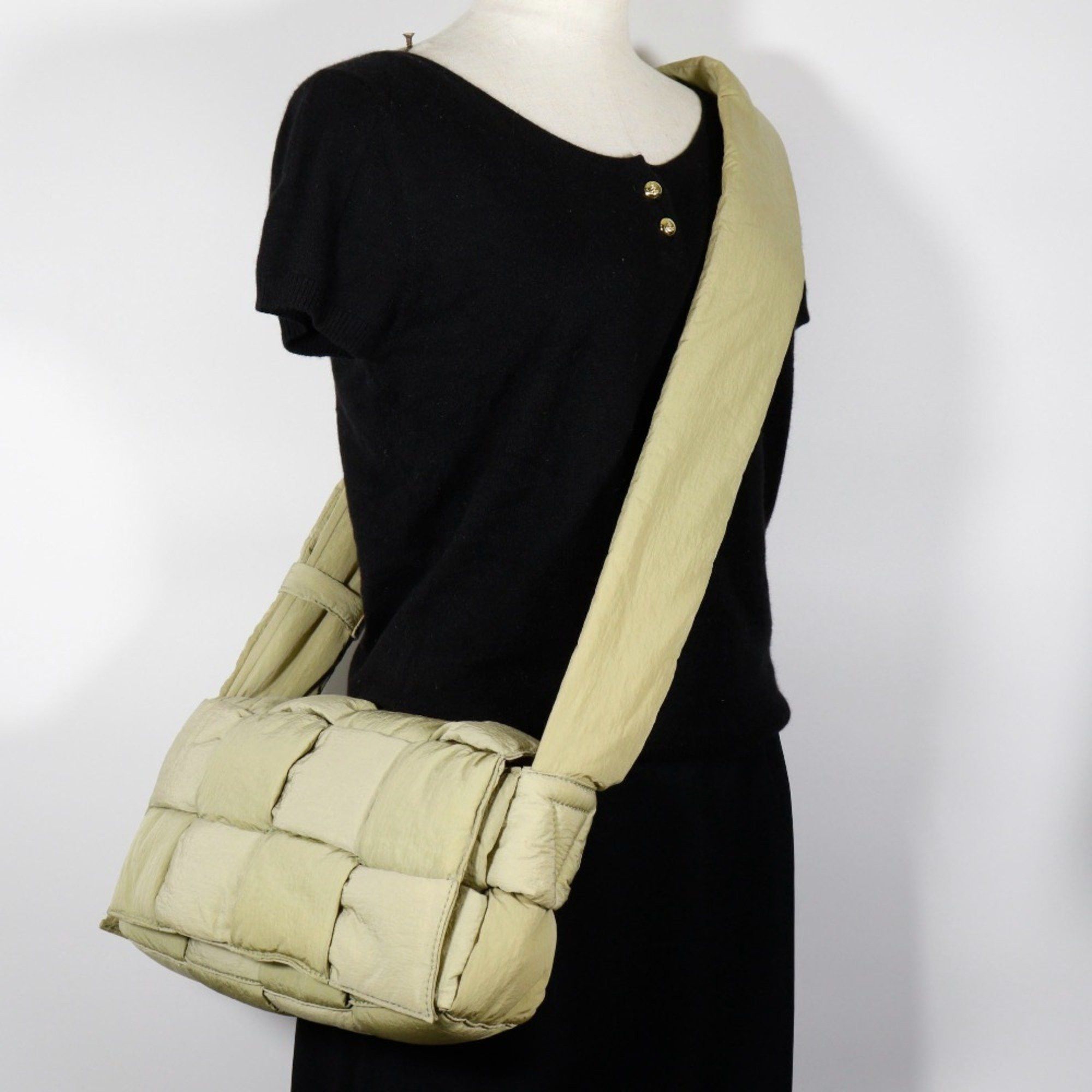 Bottega Veneta Bottega Veneta Padded Tech Cassette Shoulder Bag, Maxi Intrecciato Nylon, Khaki Type, Cassette, Unisex Size ONE SIZE - 10 Thumbnail