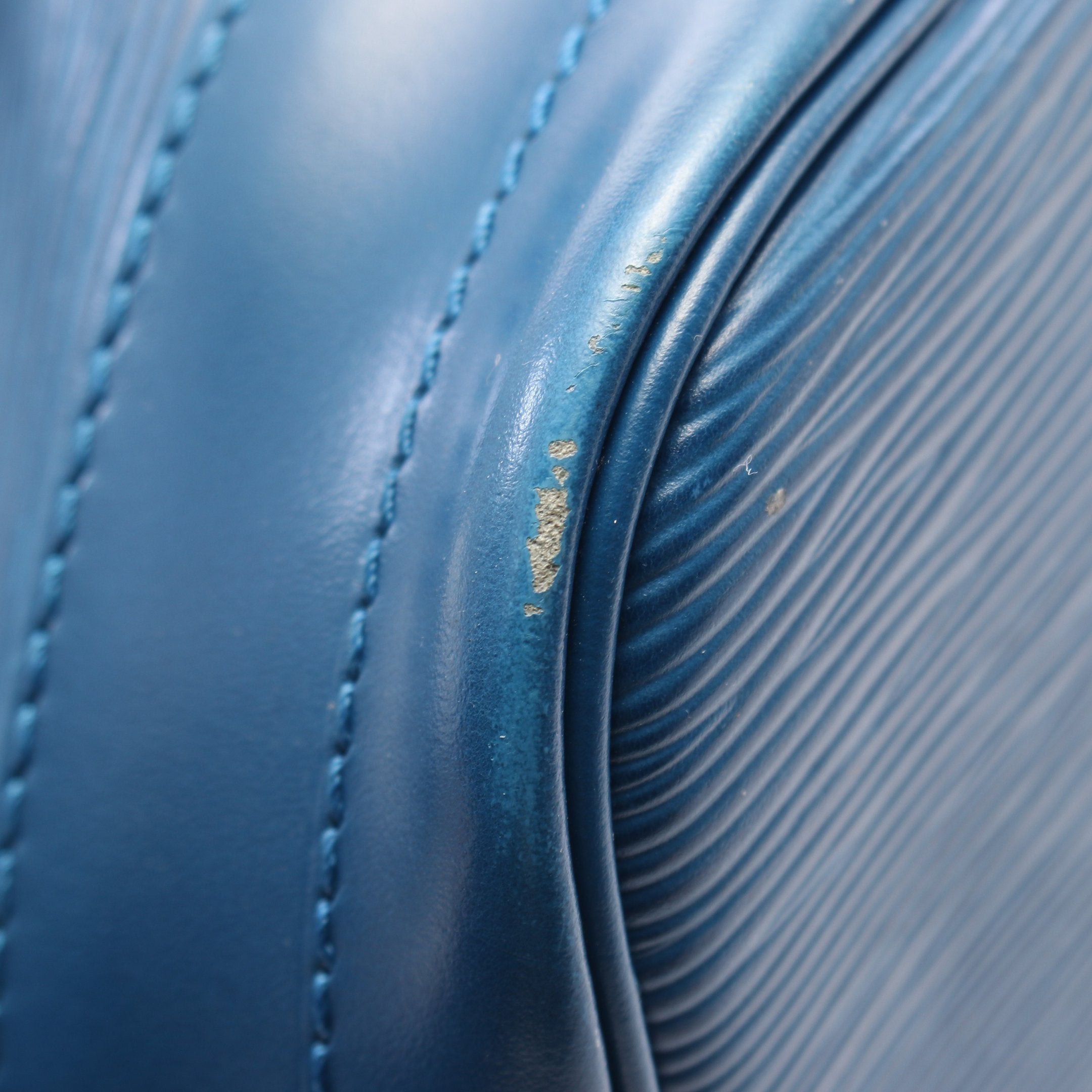 Louis Vuitton Louis Vuitton Noe Epi Toledo Blue Shoulder Bag Leather Size ONE SIZE - 7 Thumbnail
