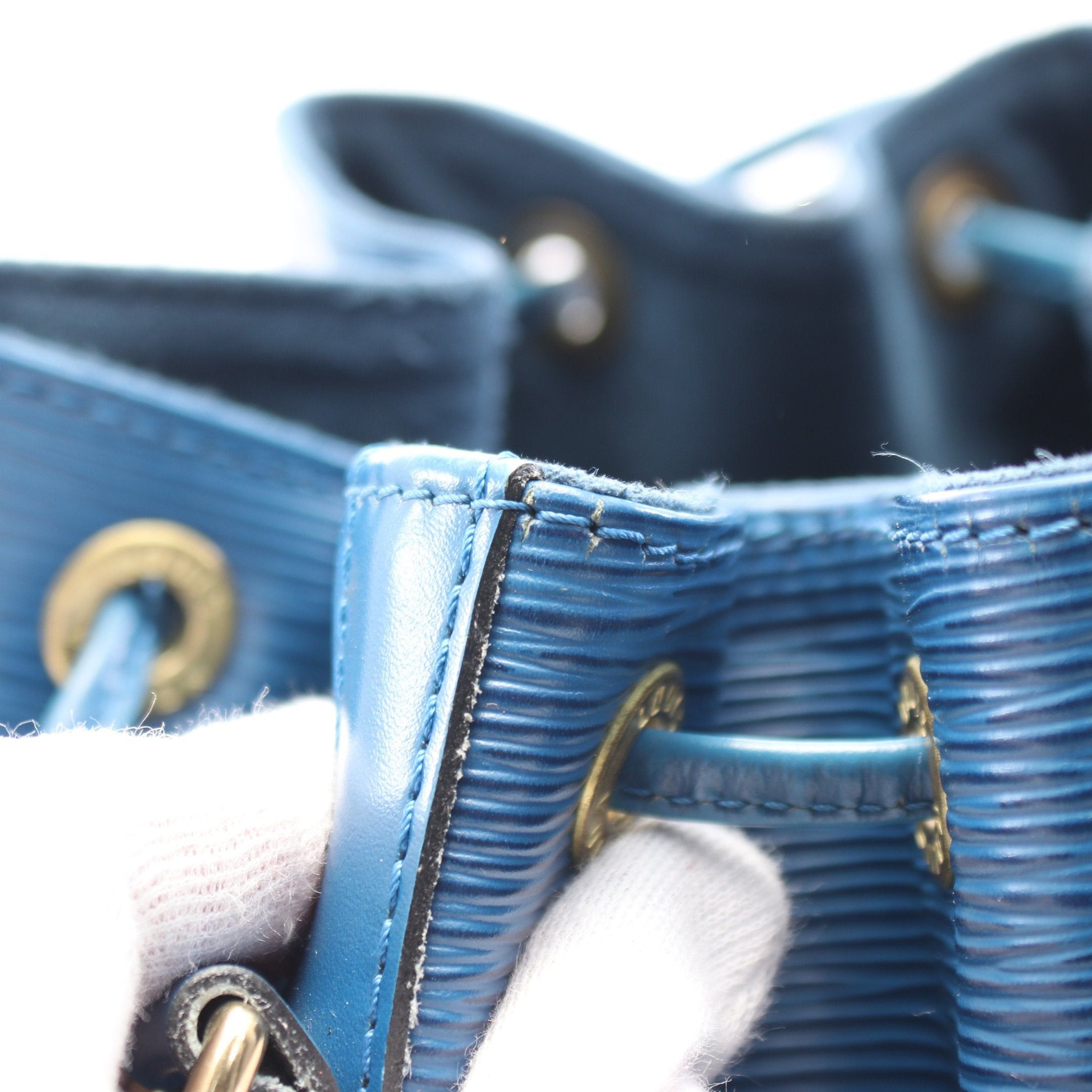 Louis Vuitton Louis Vuitton Noe Epi Toledo Blue Shoulder Bag Leather Size ONE SIZE - 6 Thumbnail