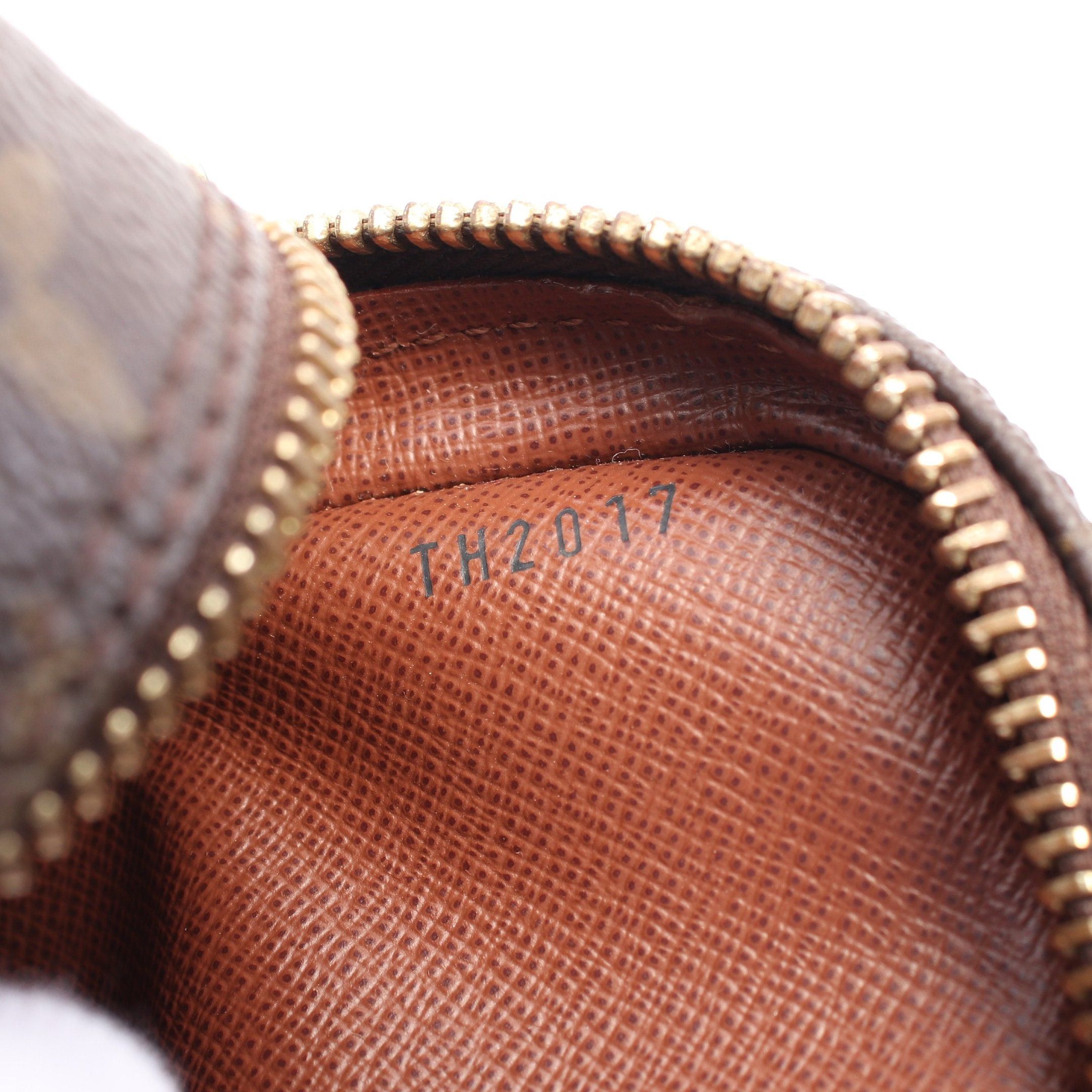 Louis Vuitton Louis Vuitton Amazon Monogram Shoulder Bag Leather Brown Size ONE SIZE - 5 Thumbnail