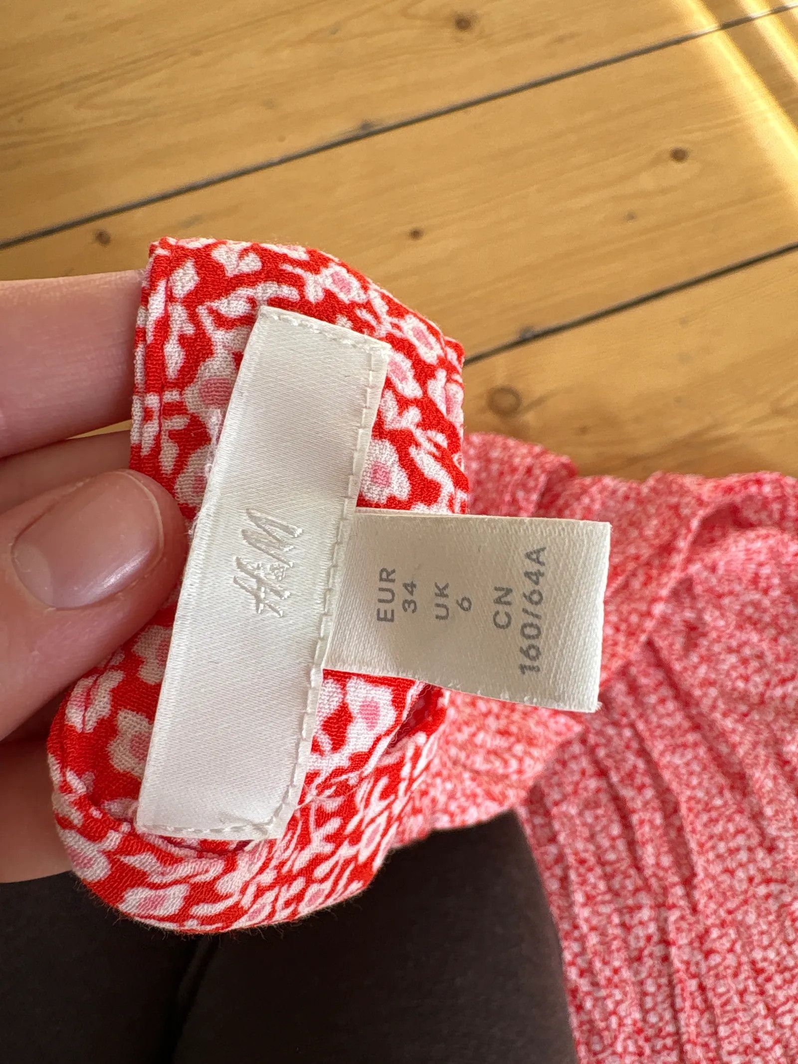 H&M H&M Skirt Size 25" / US 0 / IT 36 - 2 Thumbnail