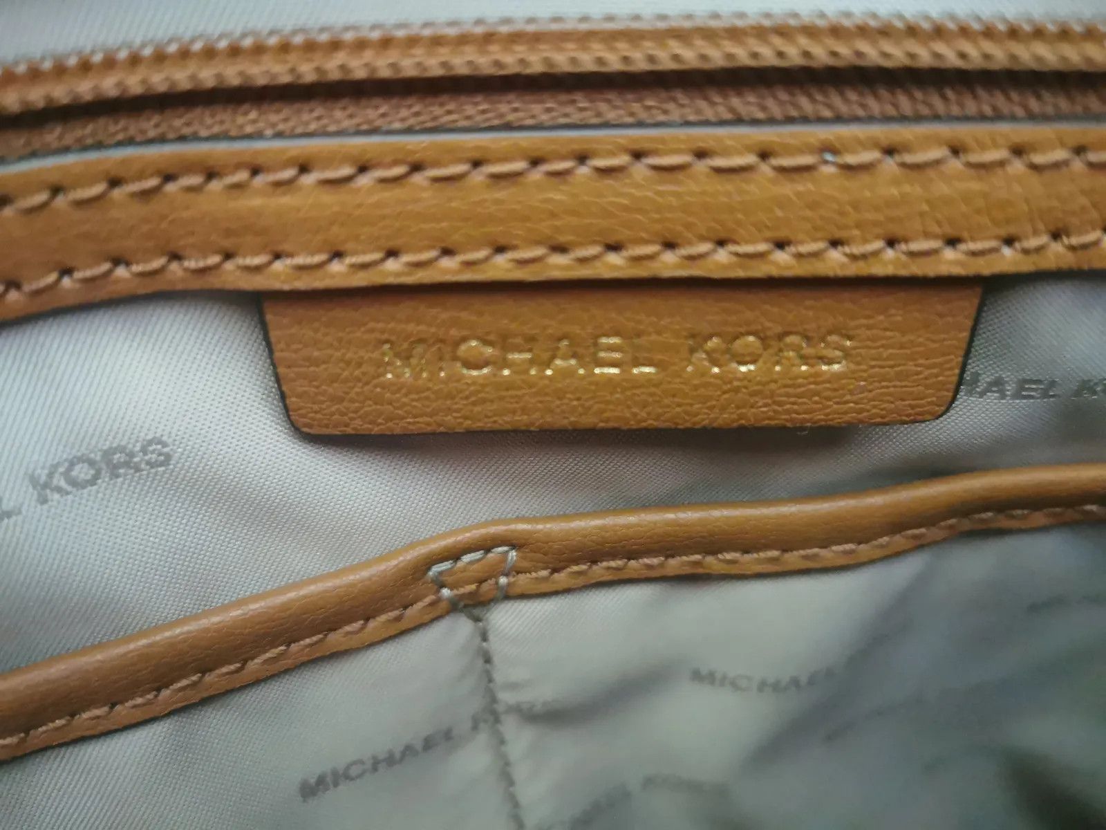 Michael Kors Michael Kors Rivington Stud Bucket Bag Size ONE SIZE - 3 Thumbnail
