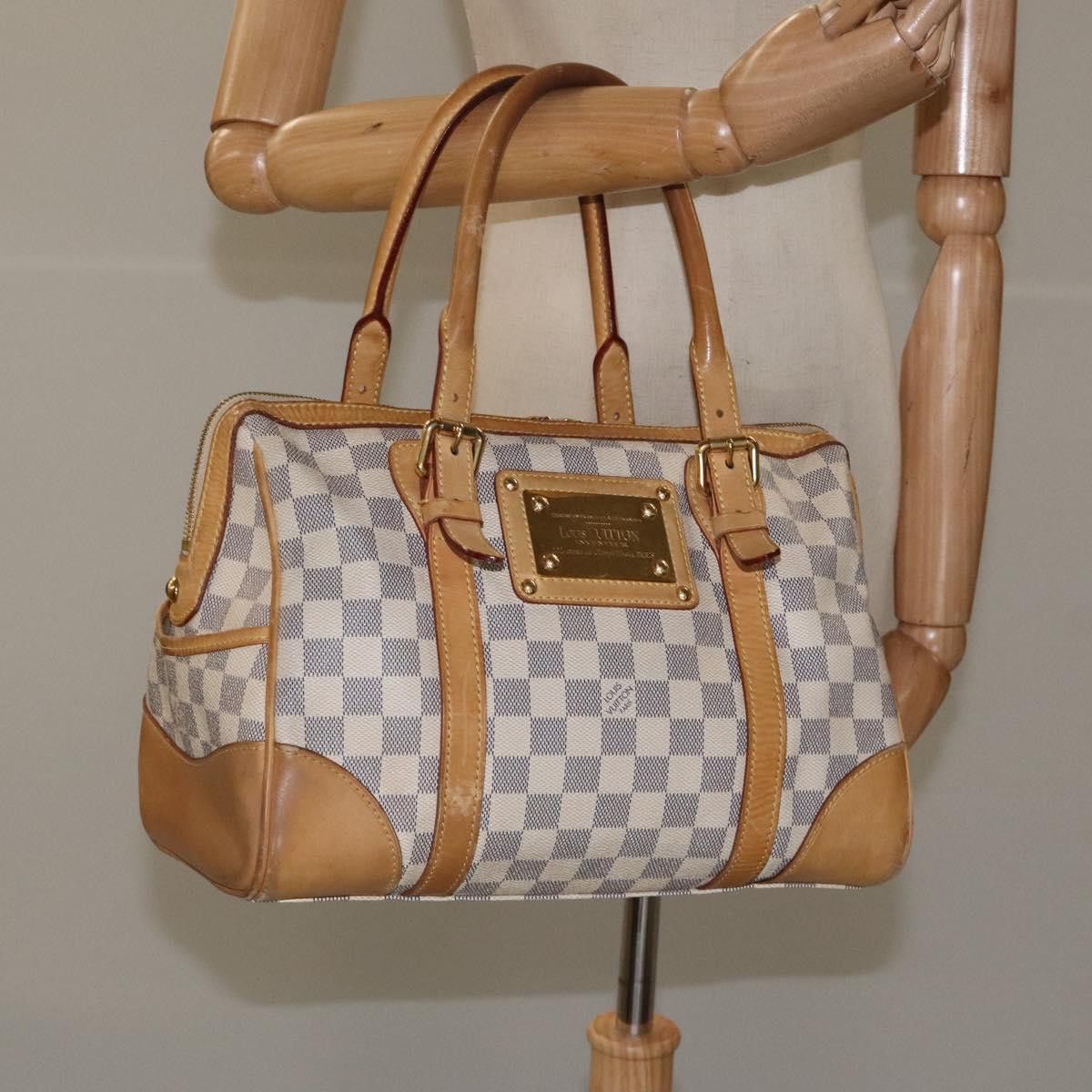 Louis Vuitton Berkeley White Canvas Handbag (Pre-Owned) Size ONE SIZE - 15 Thumbnail