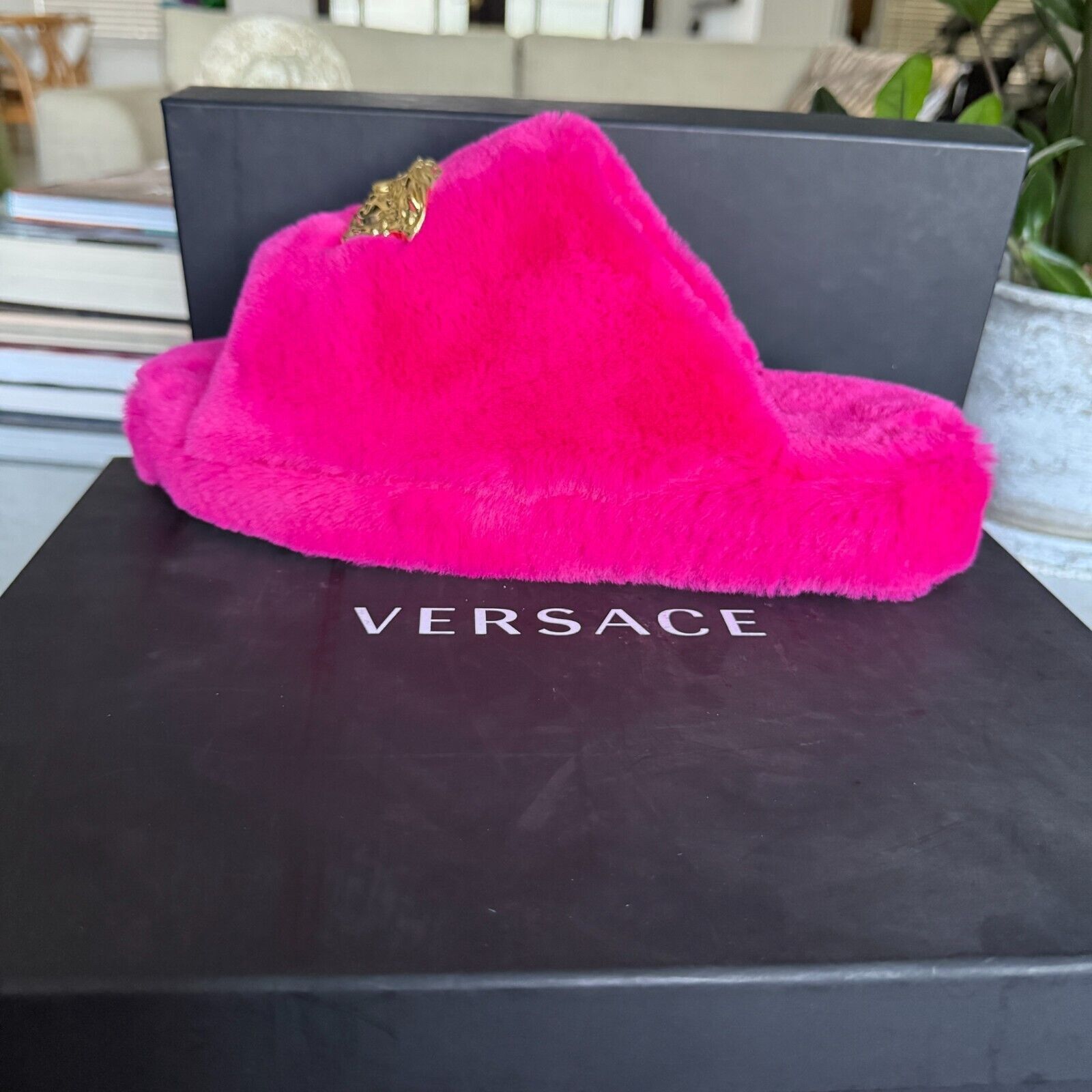 Versace VERSACE Medusa Icon Faux Fur Slippers Fuchsia Size US 8 / IT 38 - 4 Thumbnail