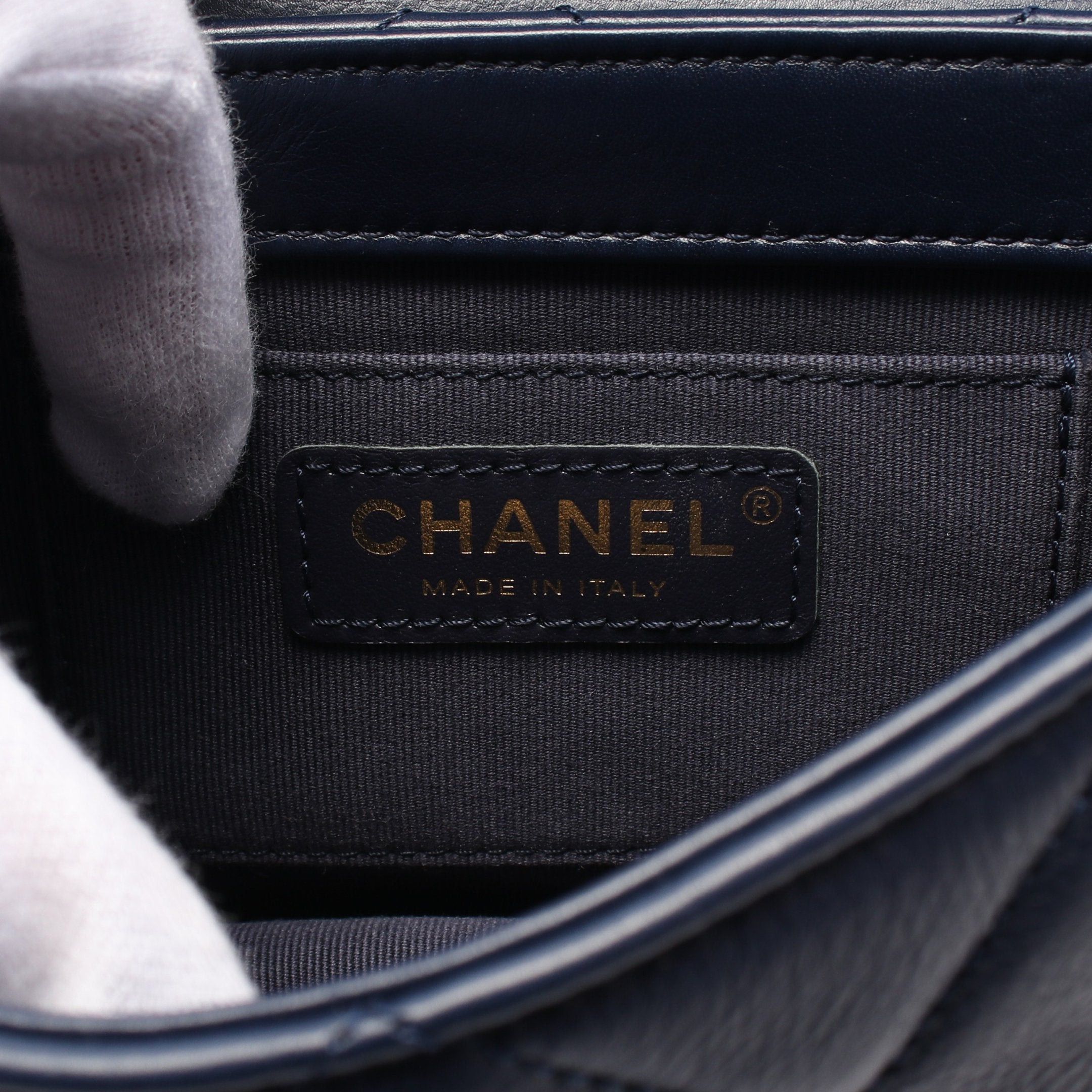Chanel Chanel Matelasse Chain Shoulder Bag Leather Navy Gold Hardware Size ONE SIZE - 4 Thumbnail