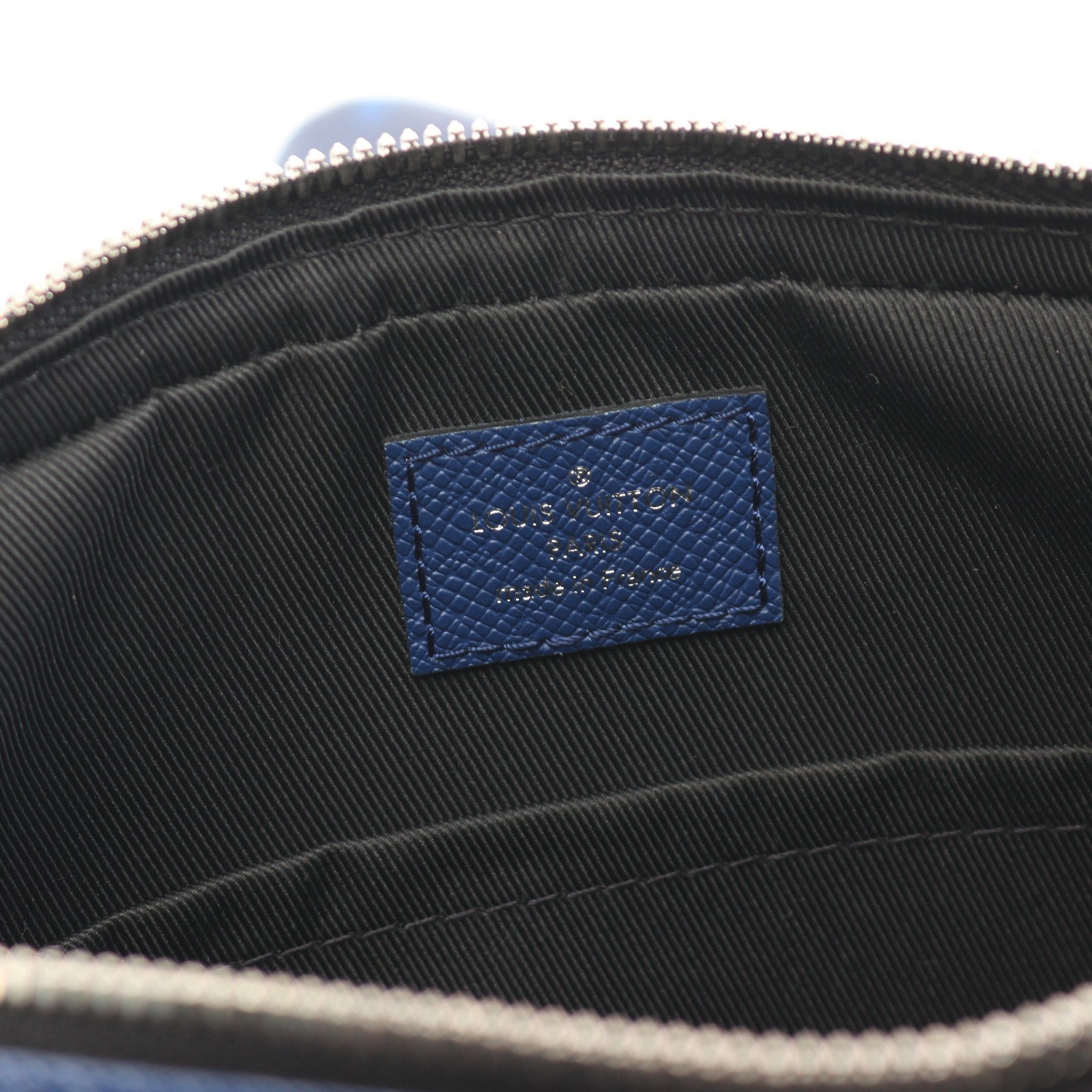 Louis Vuitton Louis Vuitton Trio Messenger Taigarama Cobalt Blue Shoulder Bag Leather Size ONE SIZE - 4 Thumbnail