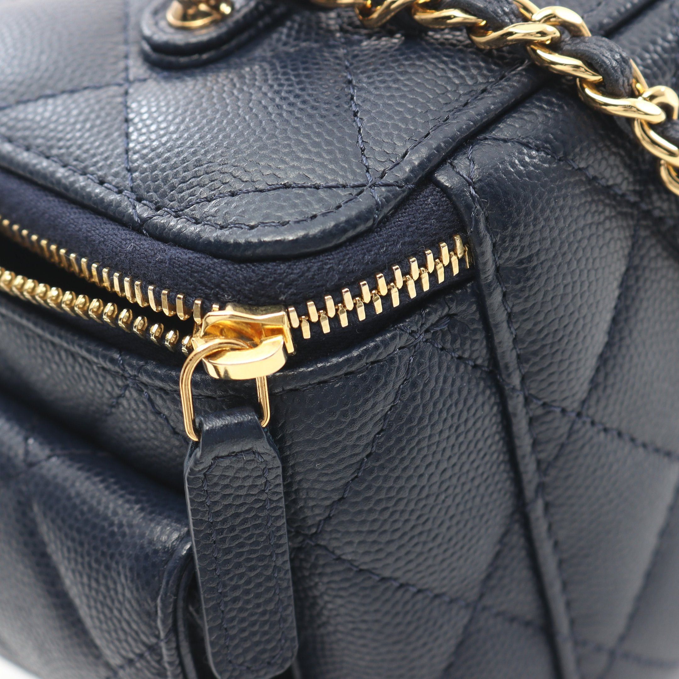 Chanel Chanel Matelasse Vanity Bag Chain Shoulder Caviar Skin Navy Gold Hardware Size ONE SIZE - 9 Thumbnail