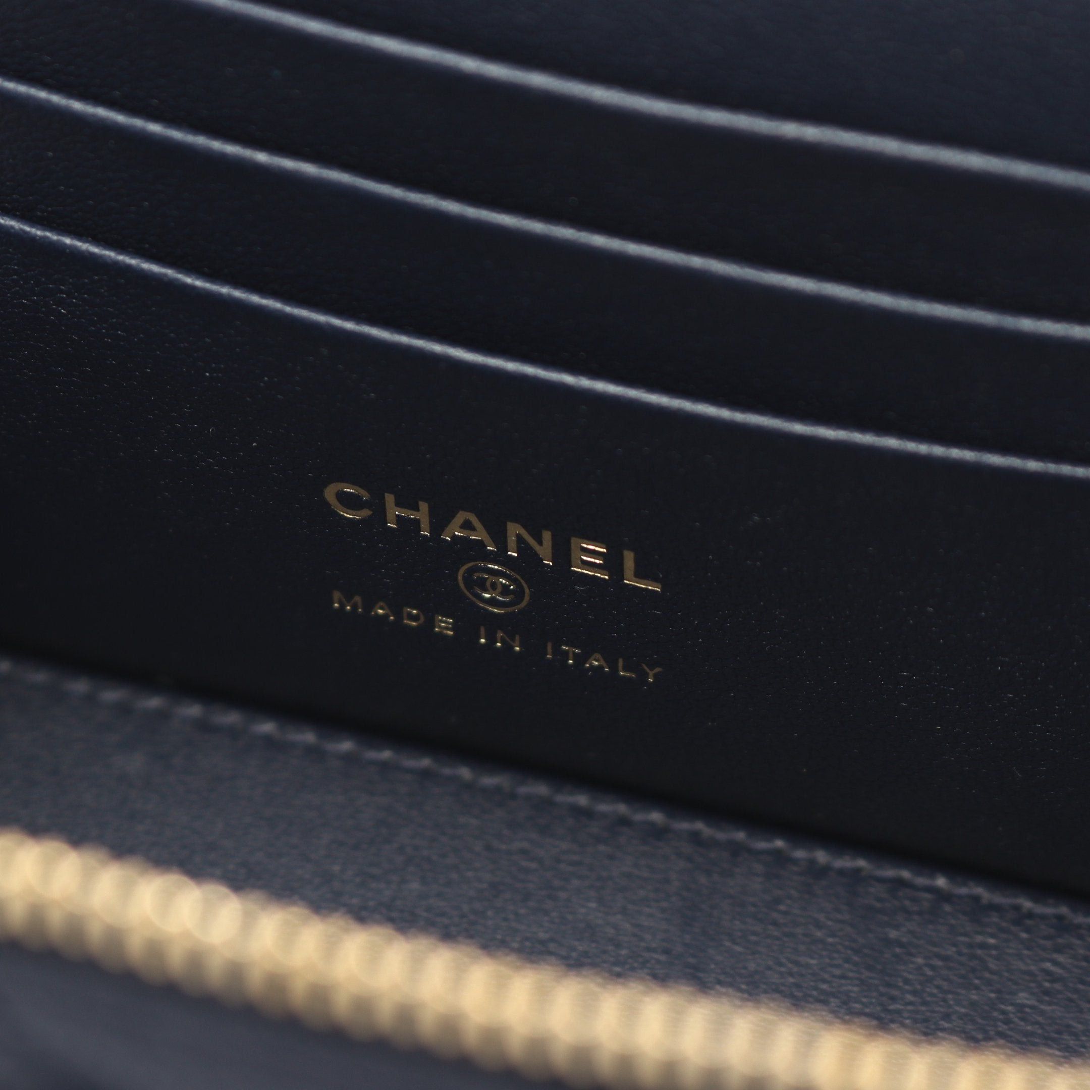 Chanel Chanel Matelasse Vanity Bag Chain Shoulder Caviar Skin Navy Gold Hardware Size ONE SIZE - 4 Thumbnail