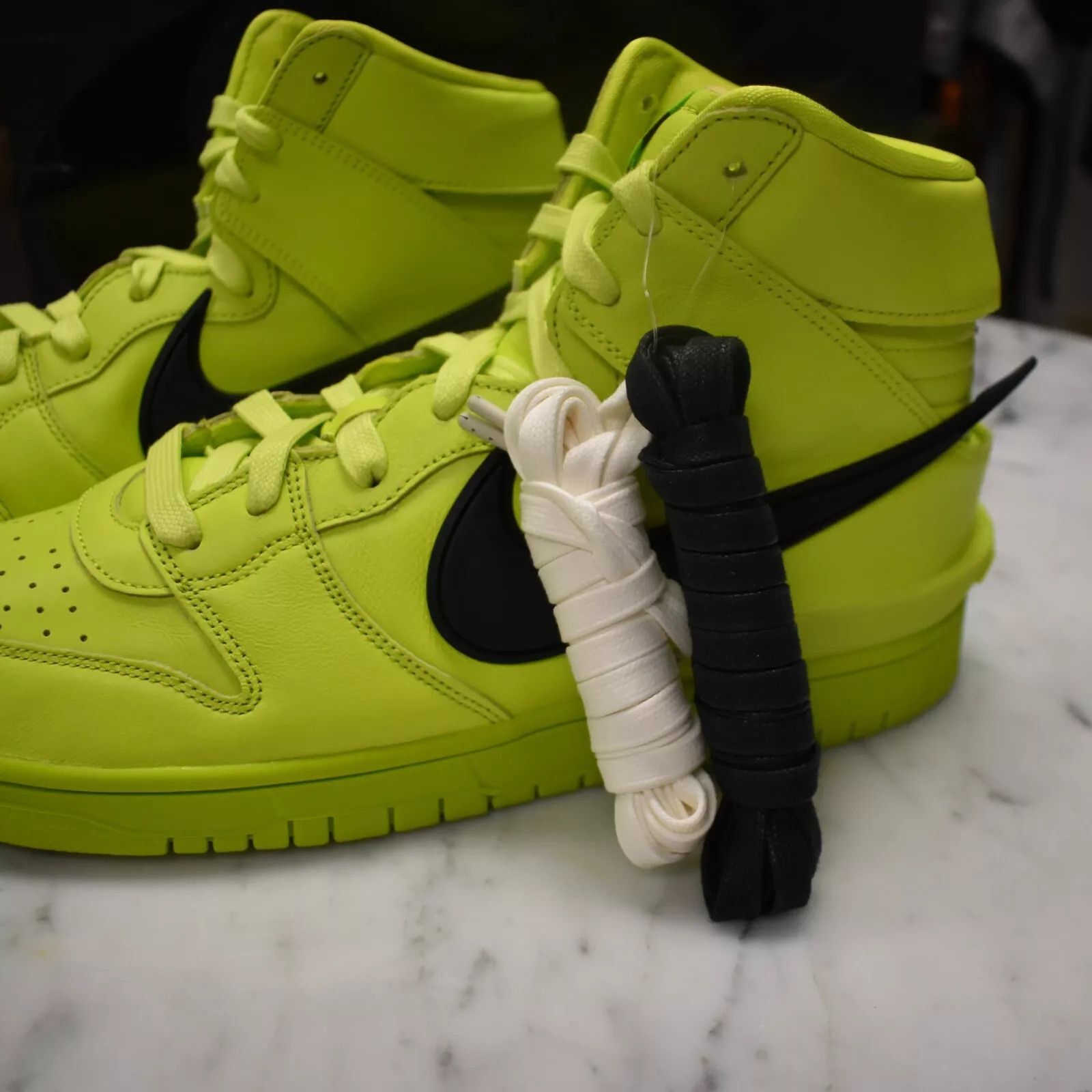Nike Nike AMBUSH Dunk Hi High Atomic Green Lime Leather Size US 10.5 / EU 43-44 - 12 Thumbnail