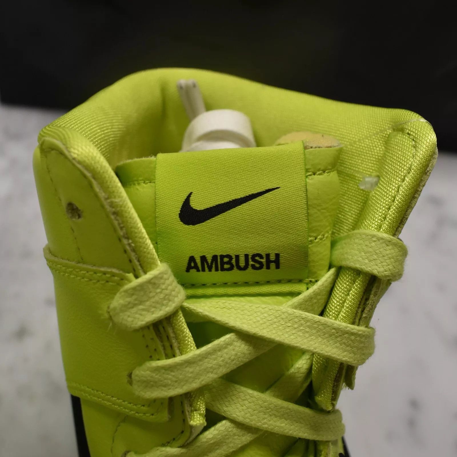 Nike Nike AMBUSH Dunk Hi High Atomic Green Lime Leather Size US 10.5 / EU 43-44 - 11 Thumbnail