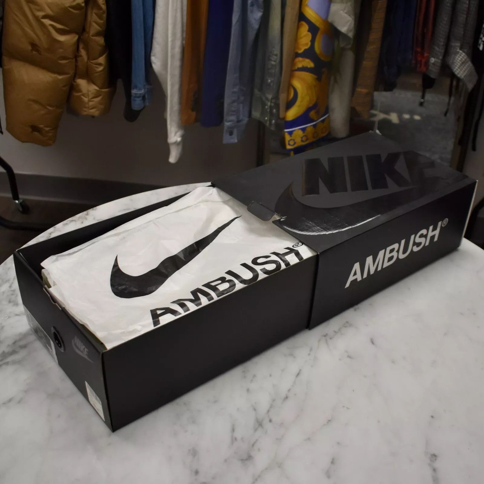 Nike Nike AMBUSH Dunk Hi High Atomic Green Lime Leather Size US 10.5 / EU 43-44 - 2 Thumbnail