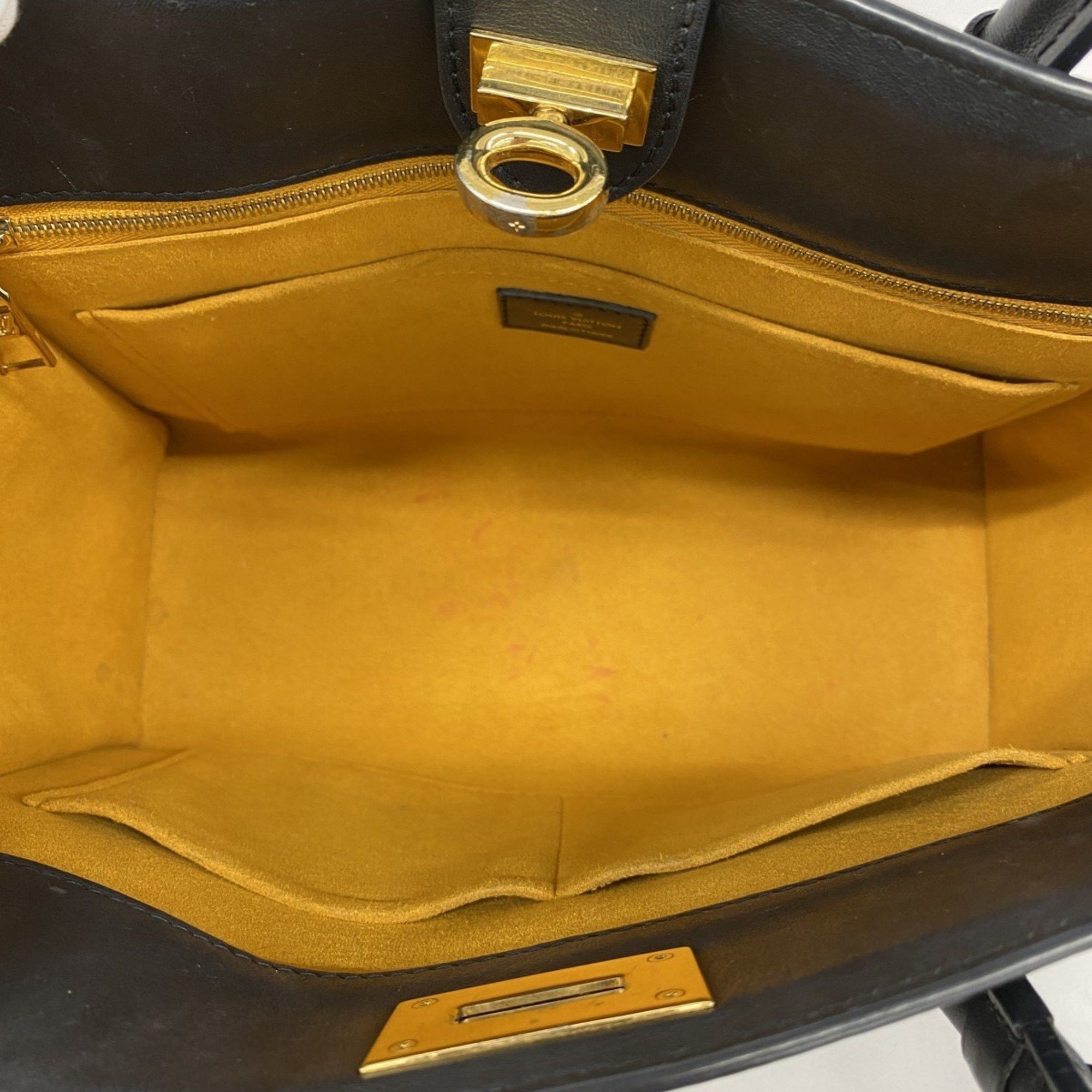 Louis Vuitton Louis Vuitton On my Side handbag Size ONE SIZE - 10 Thumbnail