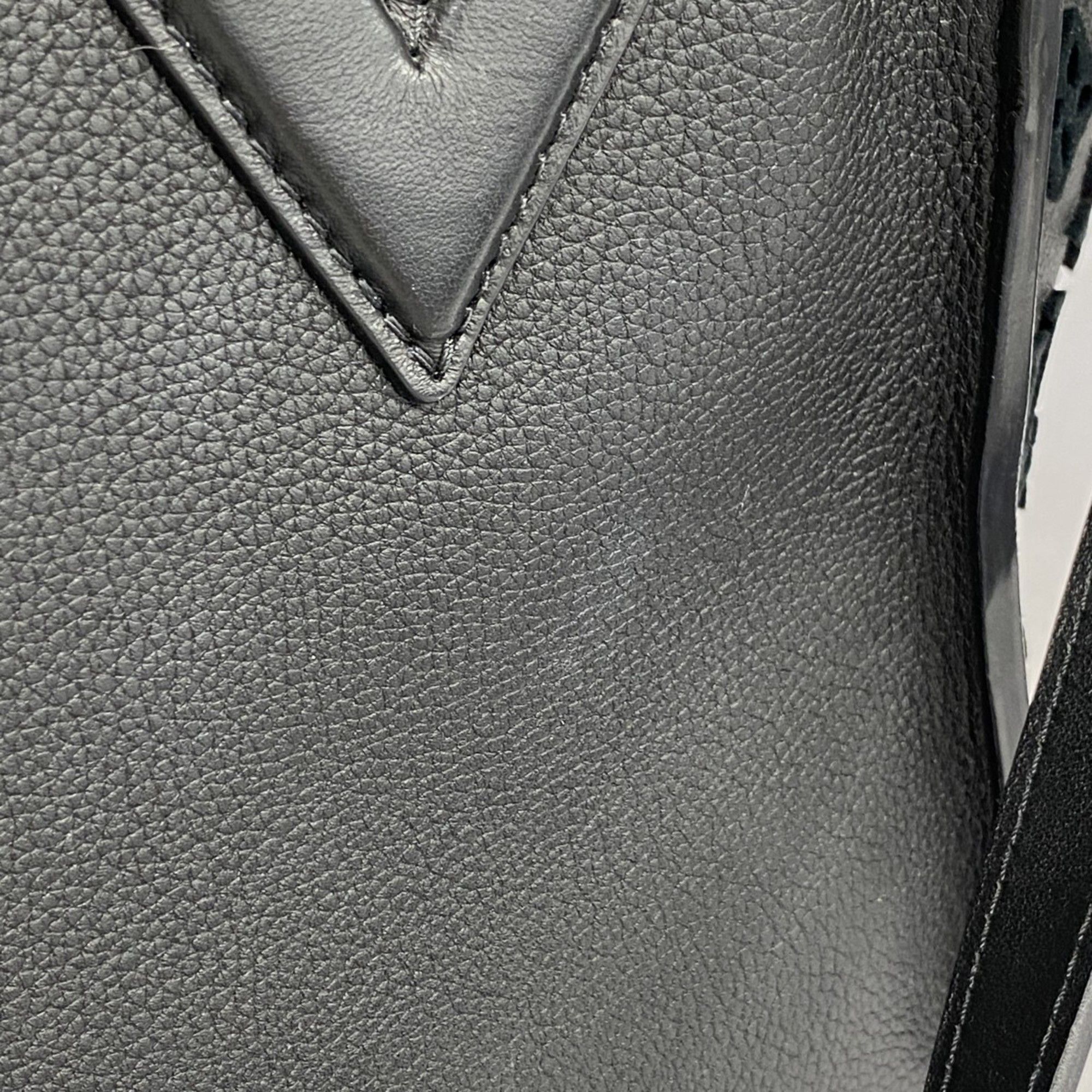 Louis Vuitton Louis Vuitton On my Side handbag Size ONE SIZE - 13 Thumbnail