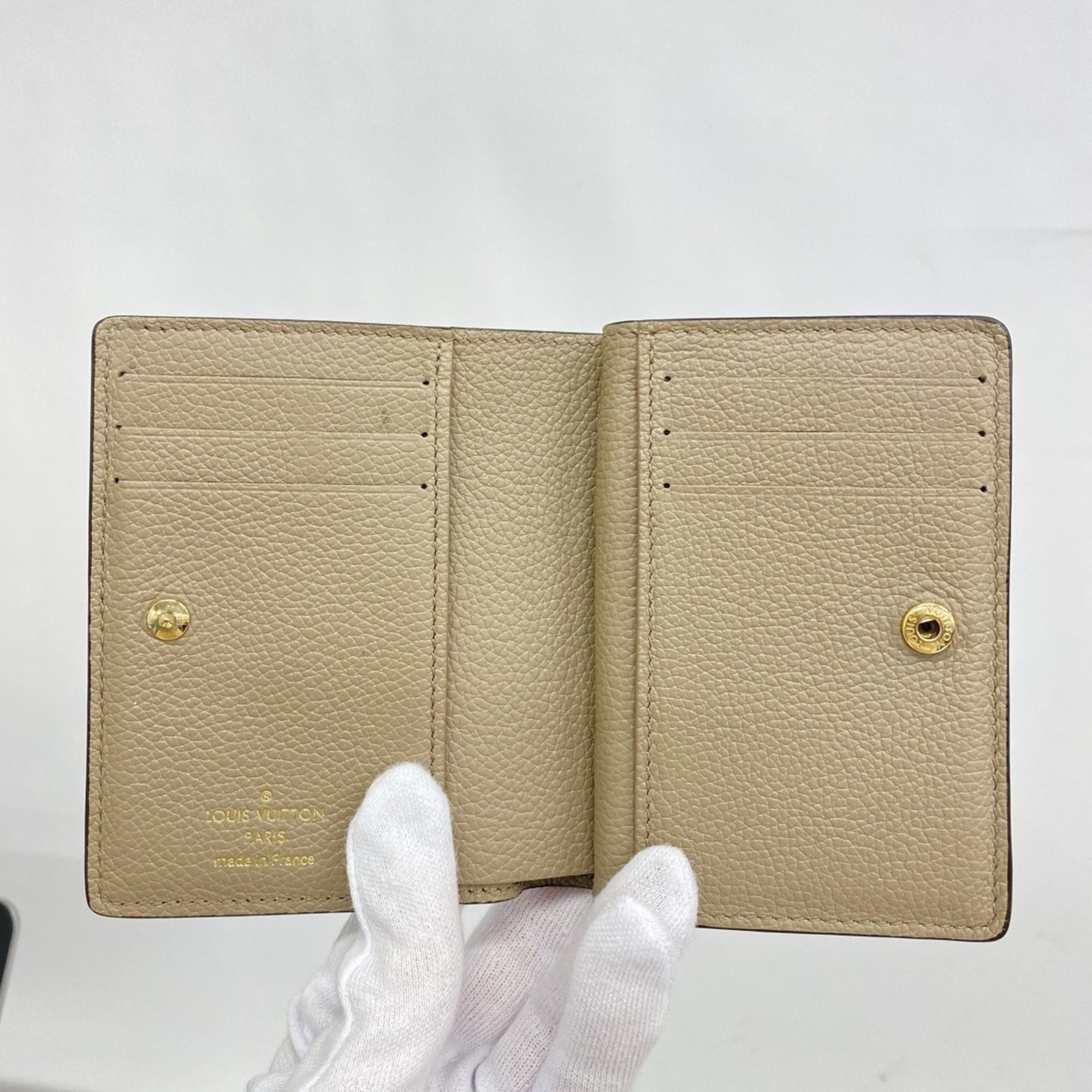 Louis Vuitton Louis Vuitton Cléa wallet Size ONE SIZE - 5 Thumbnail