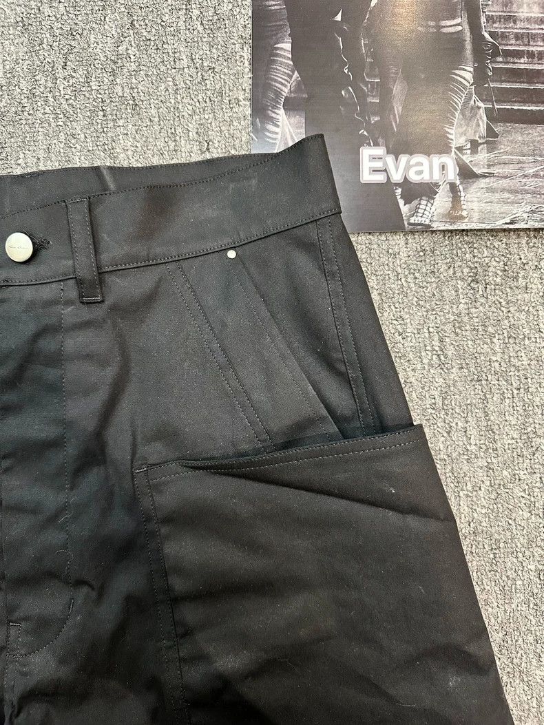 Rick Owens Rick Owens Black Cargo Shorts for Men Size US 28 / EU 44 - 4 Thumbnail