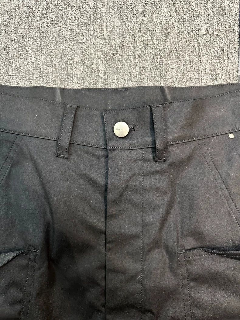 Rick Owens Rick Owens Black Cargo Shorts for Men Size US 28 / EU 44 - 3 Thumbnail