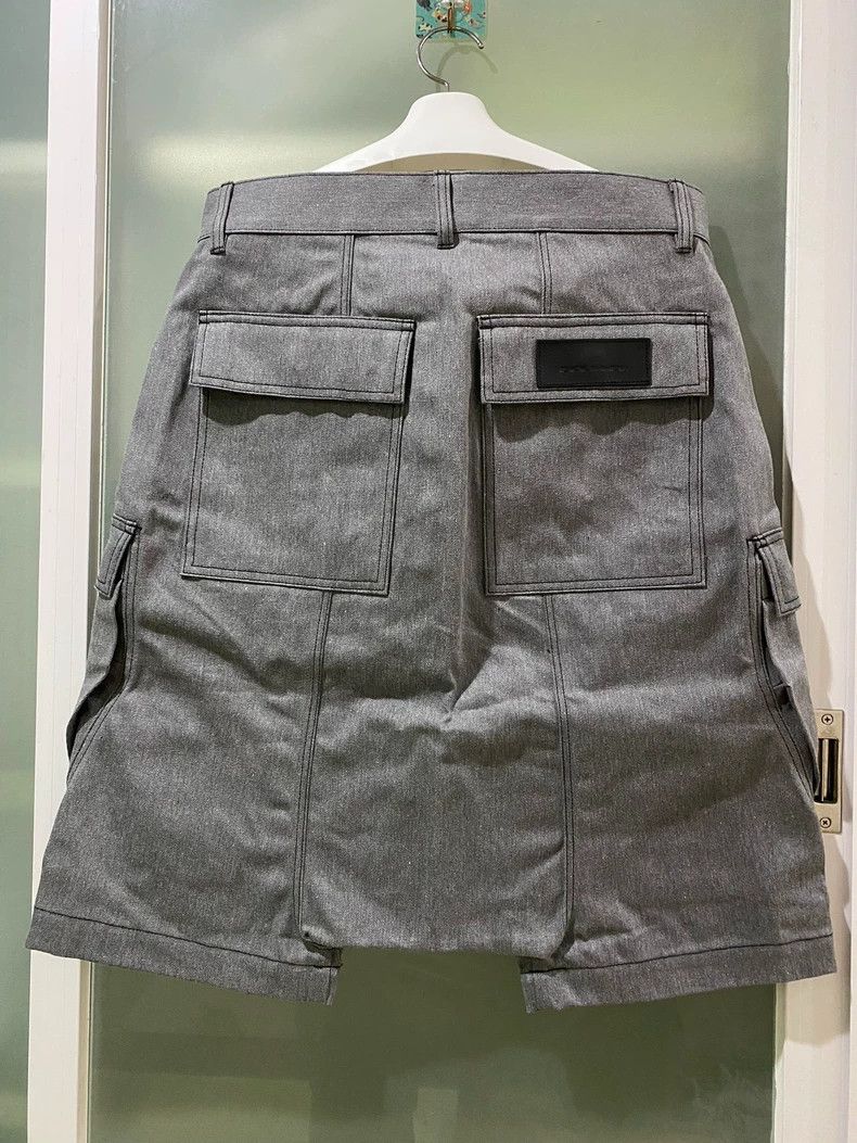 Rick Owens Grey Cargo Shorts by Rick Owens Size US 31 - 2 Thumbnail
