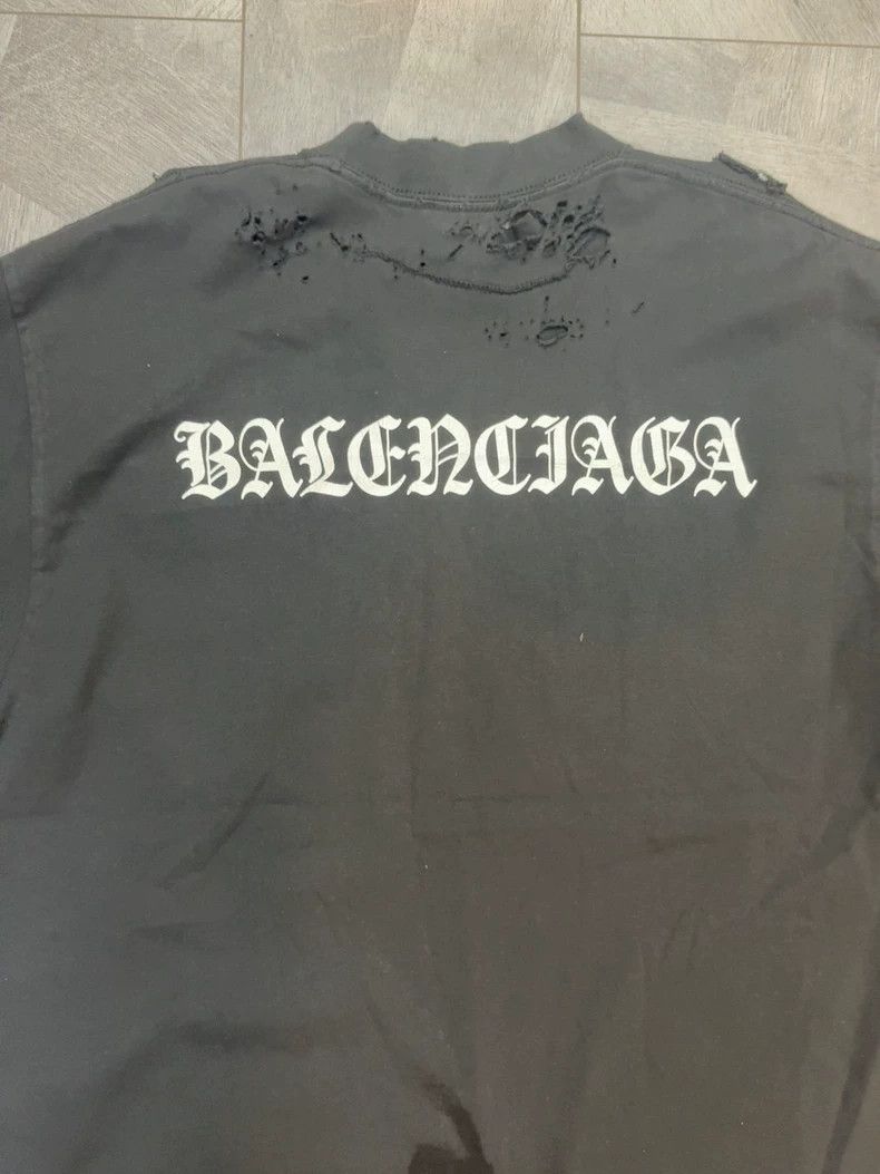 Balenciaga Balenciaga Distressed Gothic Logo Short Sleeve Tee Size US S / EU 44-46 / 1 - 4 Thumbnail
