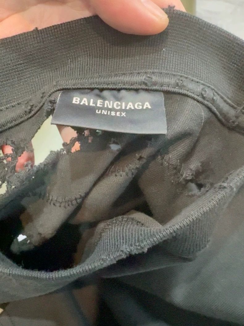 Balenciaga Balenciaga Distressed Gothic Logo Short Sleeve Tee Size US S / EU 44-46 / 1 - 8 Thumbnail