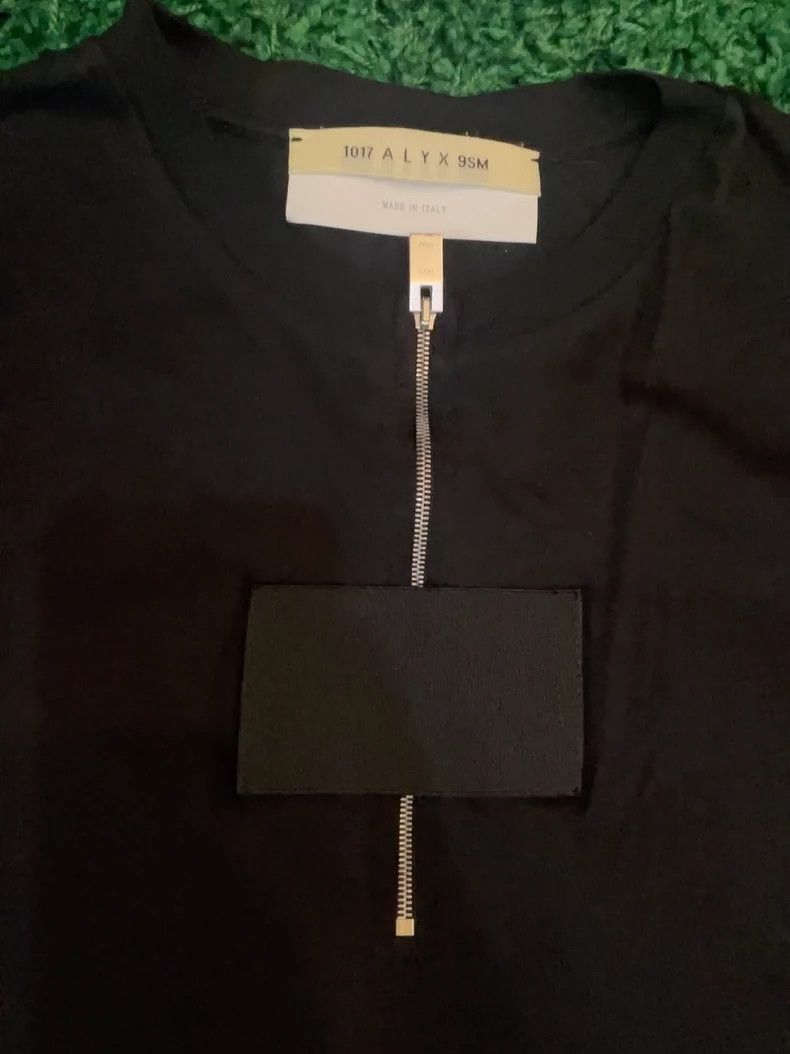 1017 ALYX 9SM Black Functional Zip Short Sleeve Tee Size US XL / EU 56 / 4 - 2 Thumbnail