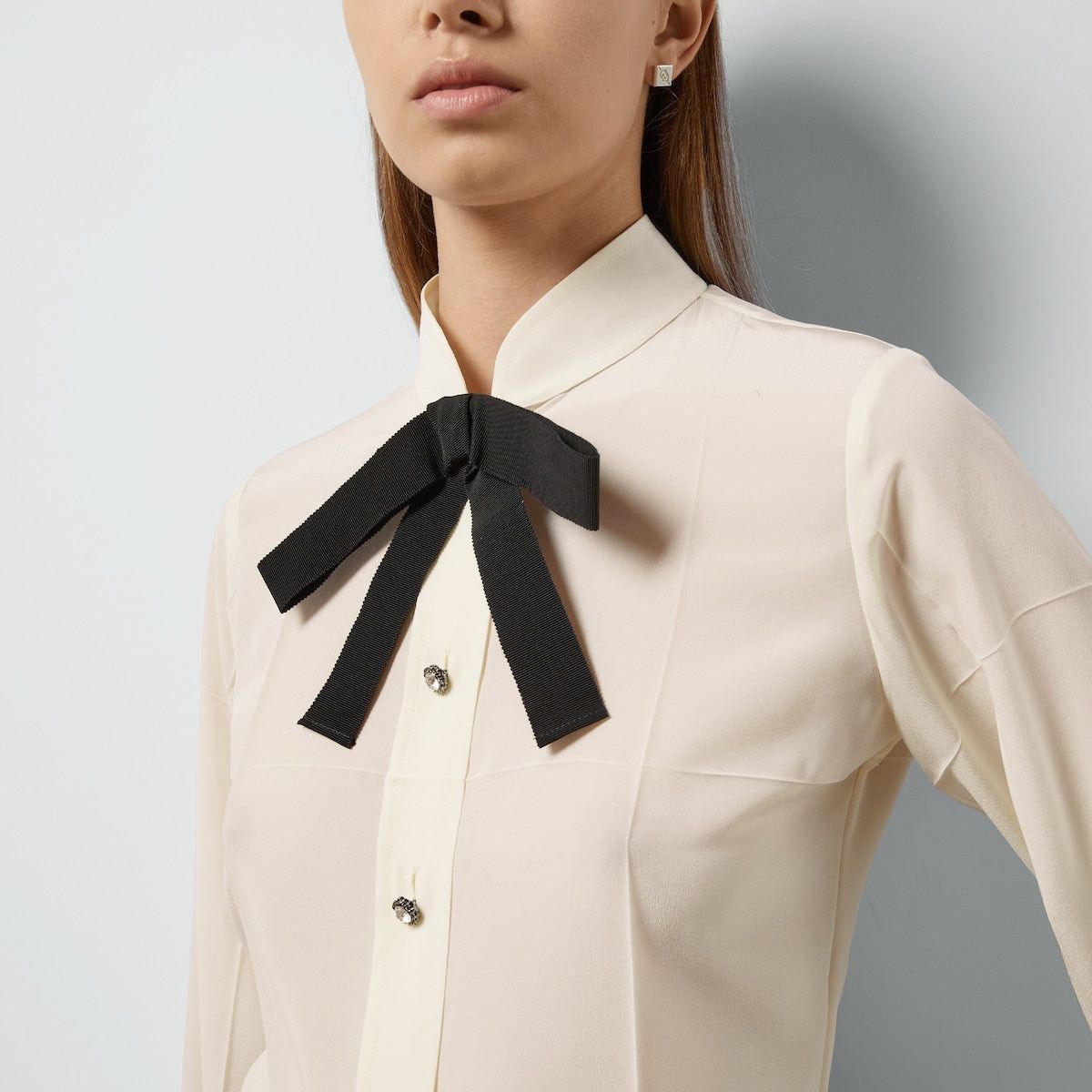 Gucci Gucci Bow Silk Crepe De Chine Shirt SIZE 40 Size ONE SIZE - 3 Thumbnail