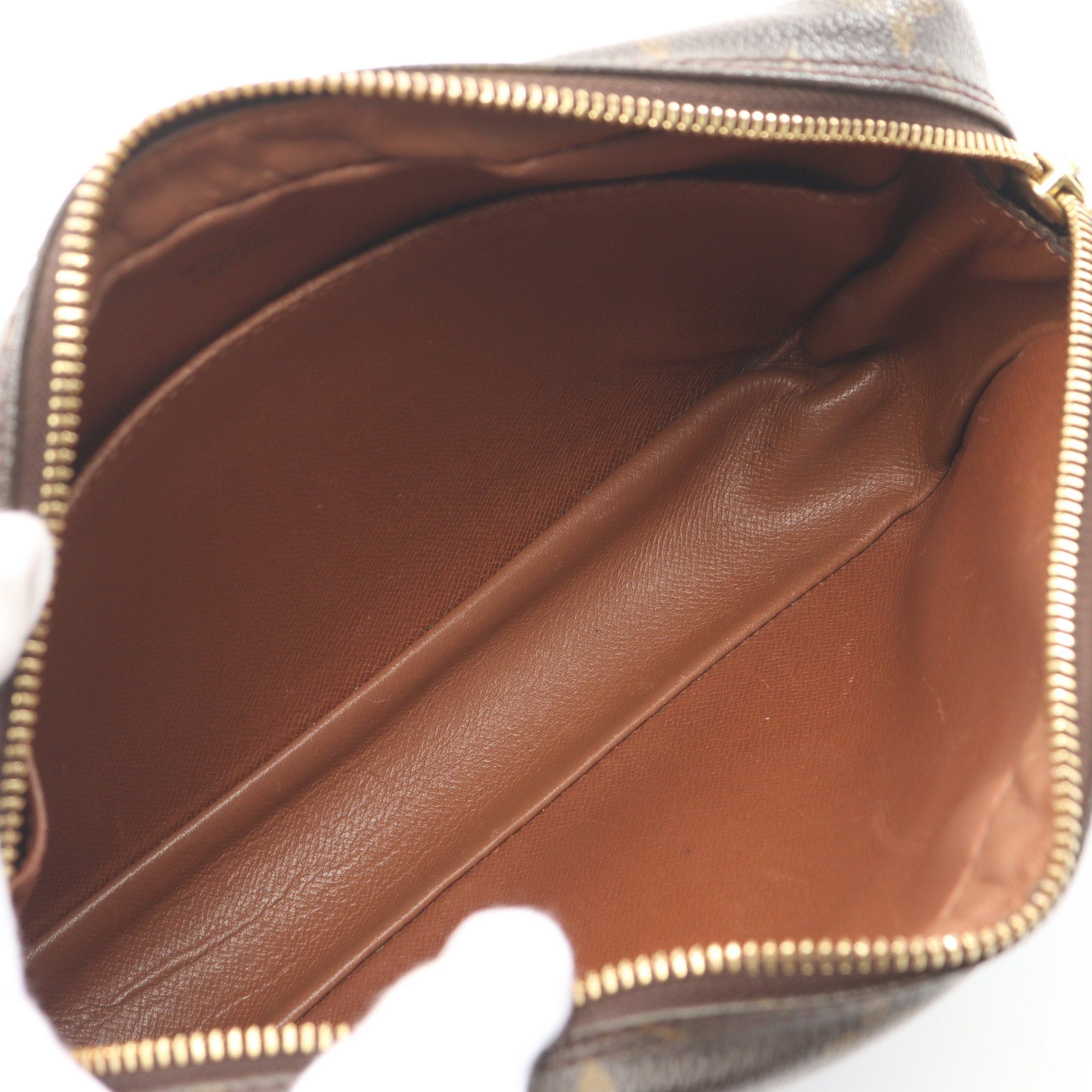 Louis Vuitton Louis Vuitton Compiègne 23 Monogram Clutch Bag Second Leather Brown Size ONE SIZE - 3 Thumbnail