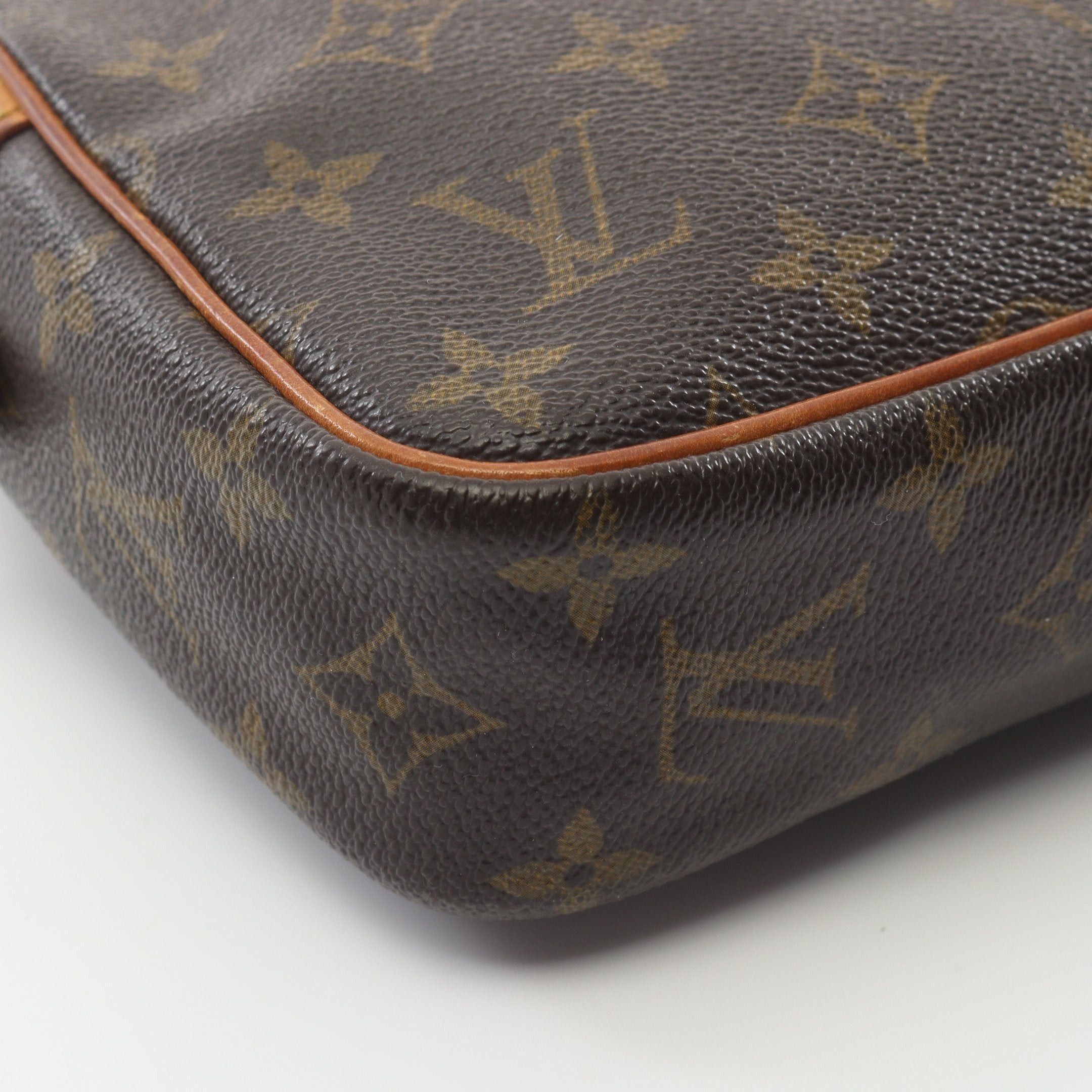 Louis Vuitton Louis Vuitton Compiègne 23 Monogram Clutch Bag Second Leather Brown Size ONE SIZE - 14 Thumbnail