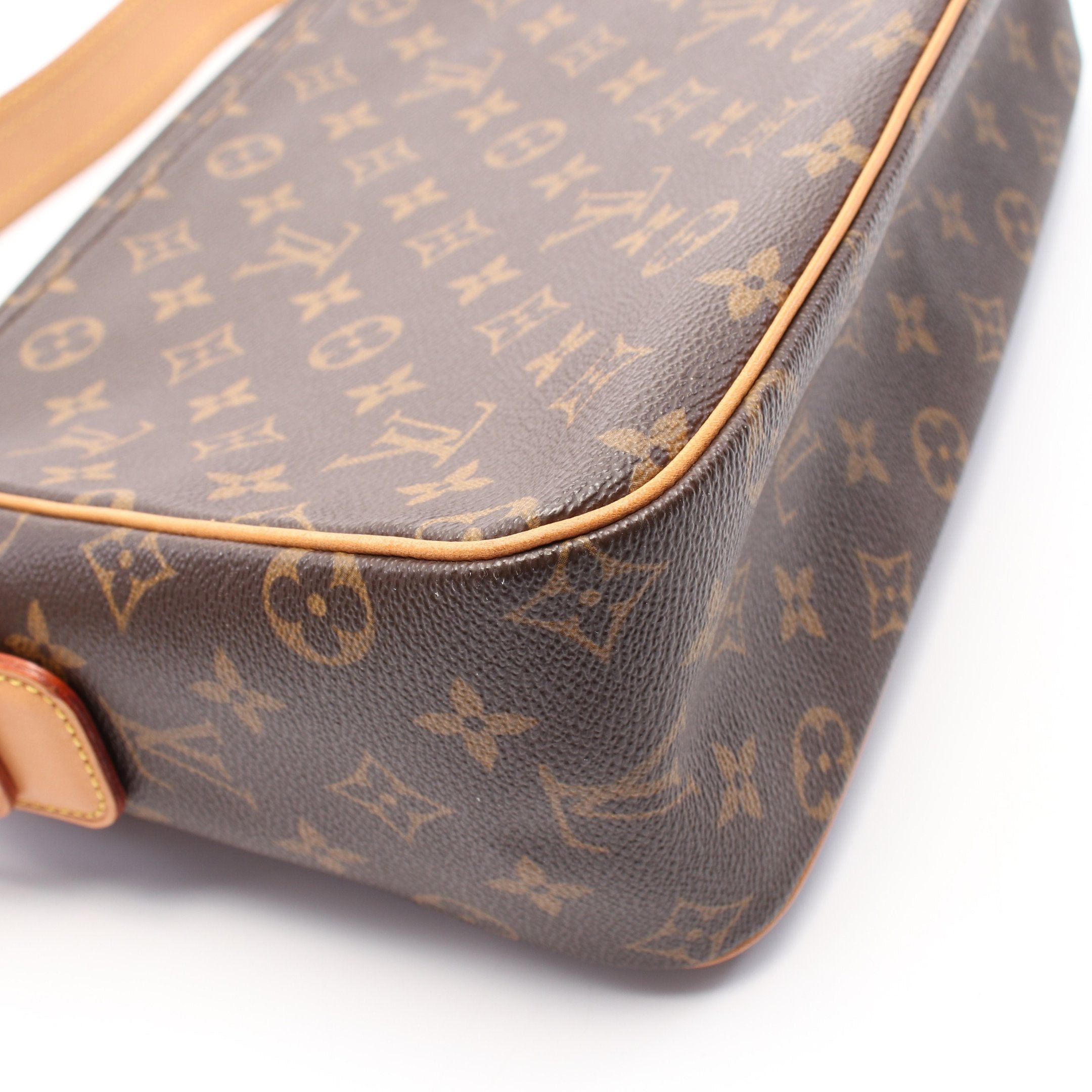 Louis Vuitton Louis Vuitton Vivacite Gm Monogram Shoulder Bag Leather Brown Size ONE SIZE - 8 Thumbnail