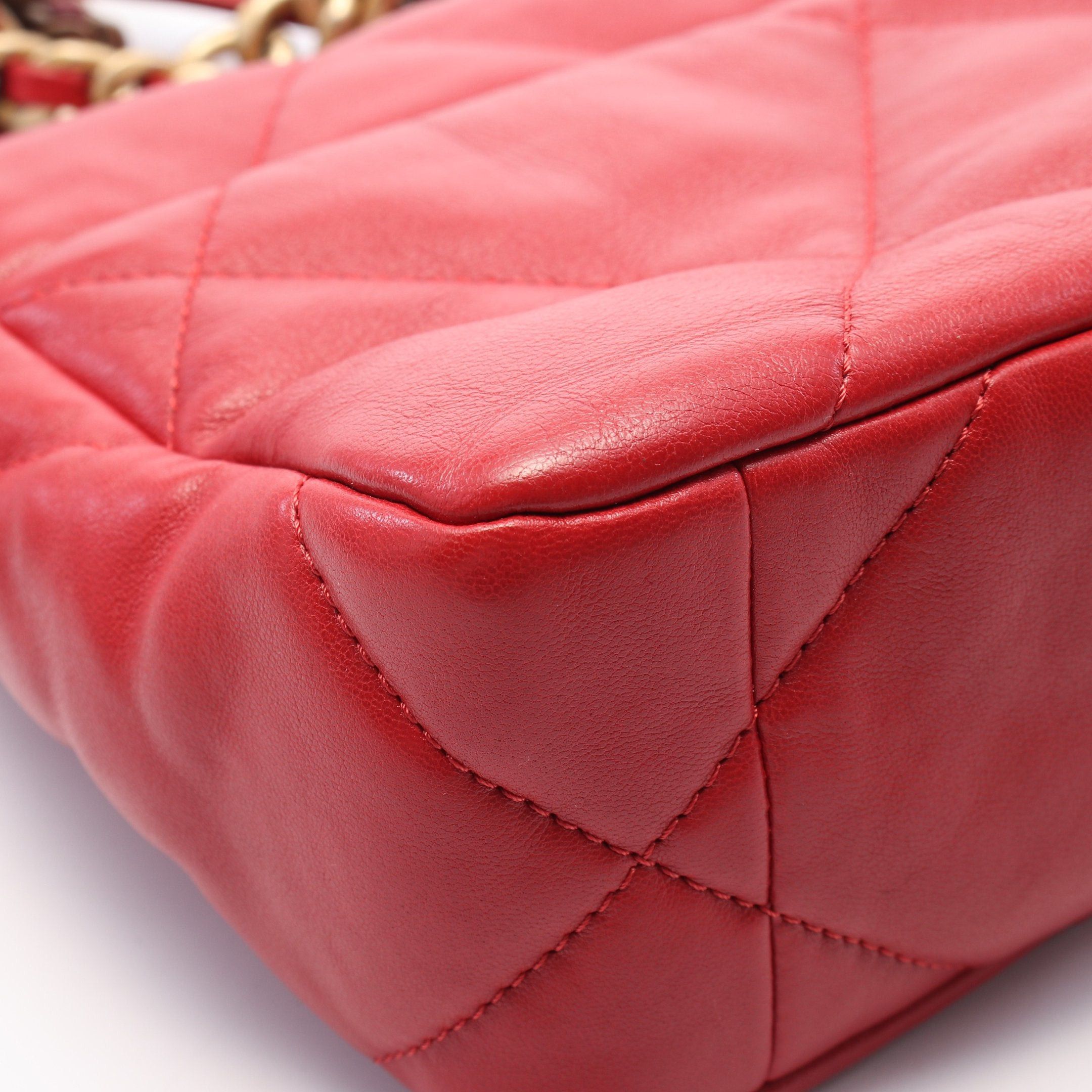 Chanel Chanel 19 Dizeneuf Matelasse Chain Shoulder Bag Leather Red Combination Metal Fittings Size ONE SIZE - 7 Thumbnail