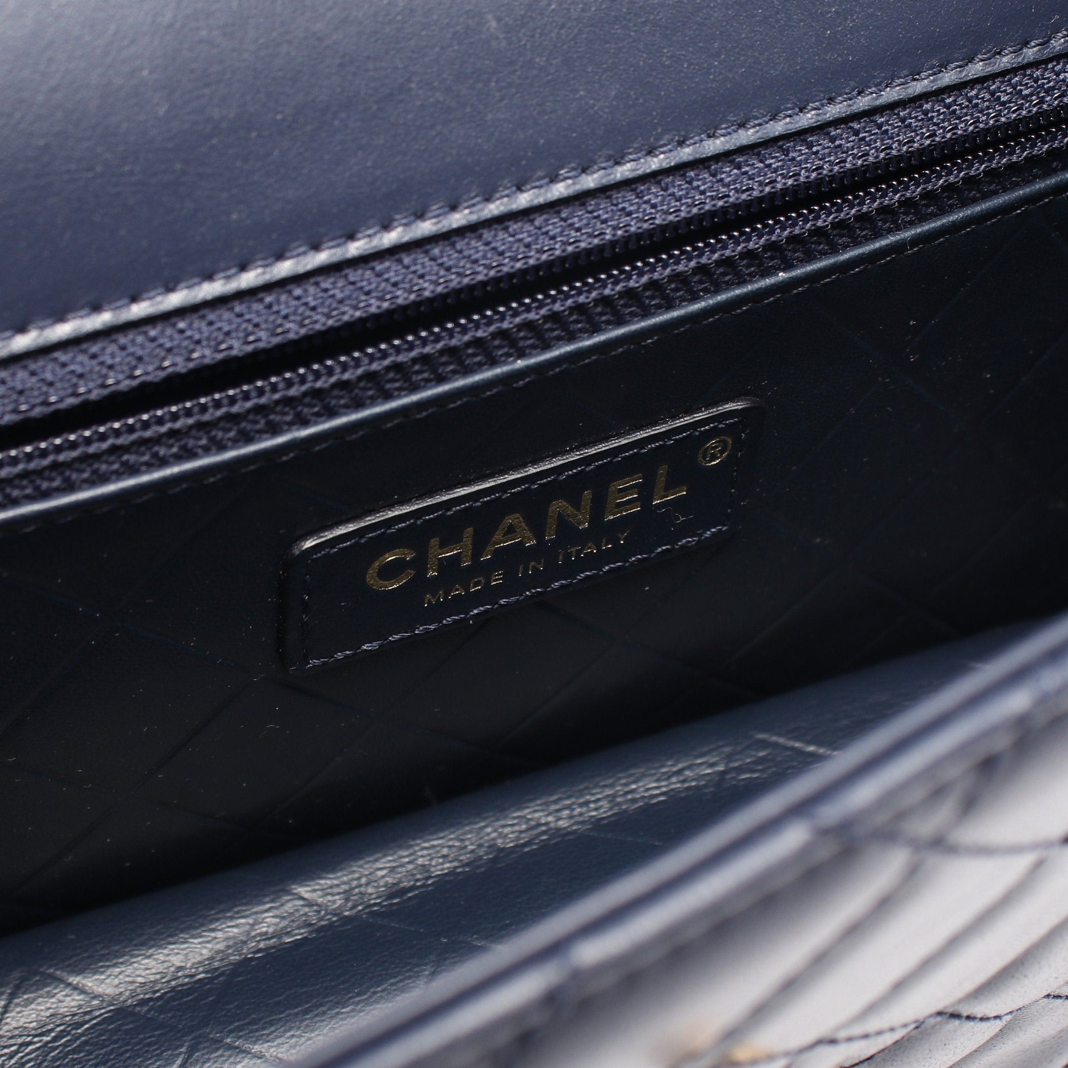 Chanel Chanel Matelasse Chain Shoulder Bag Leather Navy Gold Hardware Size ONE SIZE - 4 Thumbnail