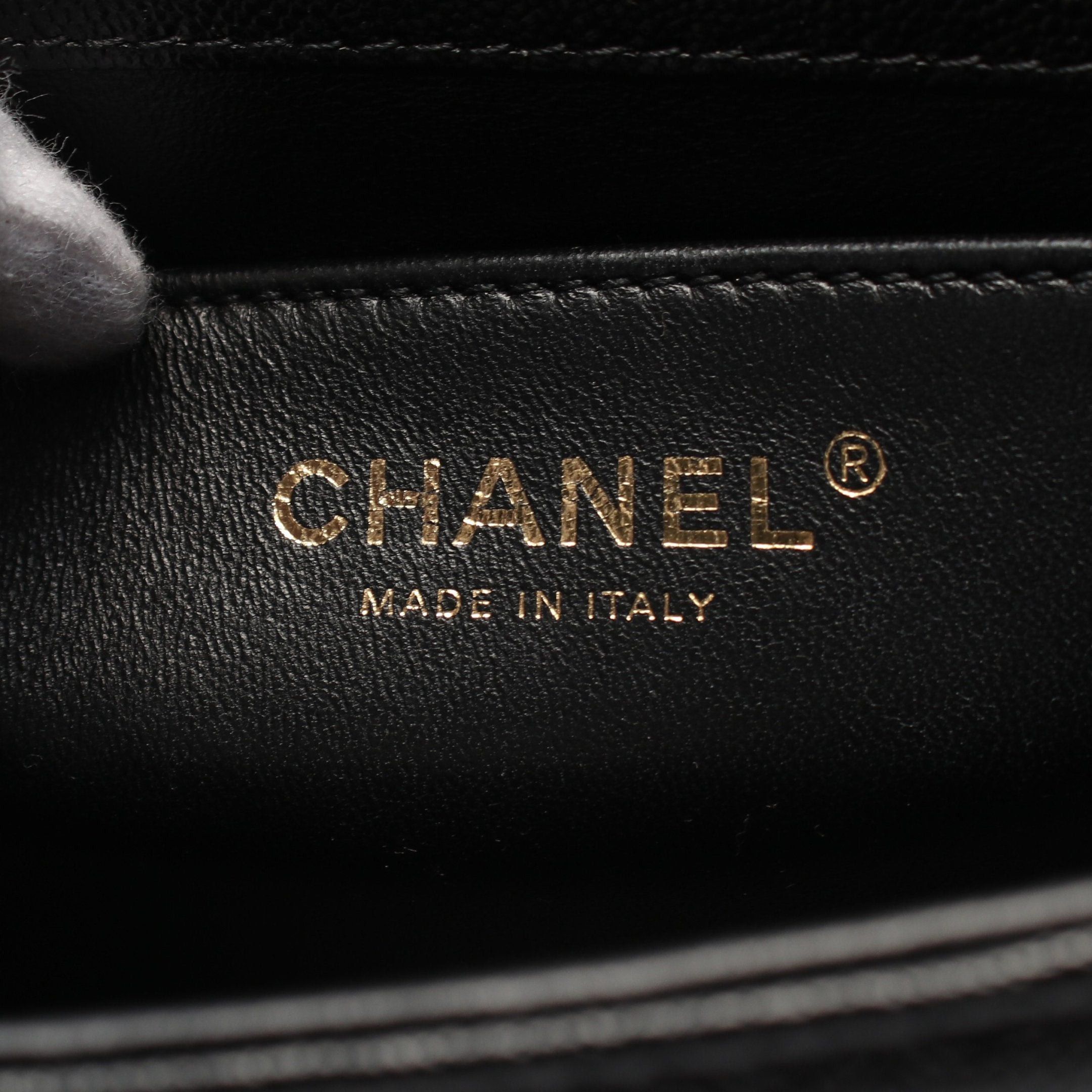 Chanel Chanel Boy Chanel Small Chain Shoulder Bag Caviar Skin Black Gold Hardware Size ONE SIZE - 4 Thumbnail