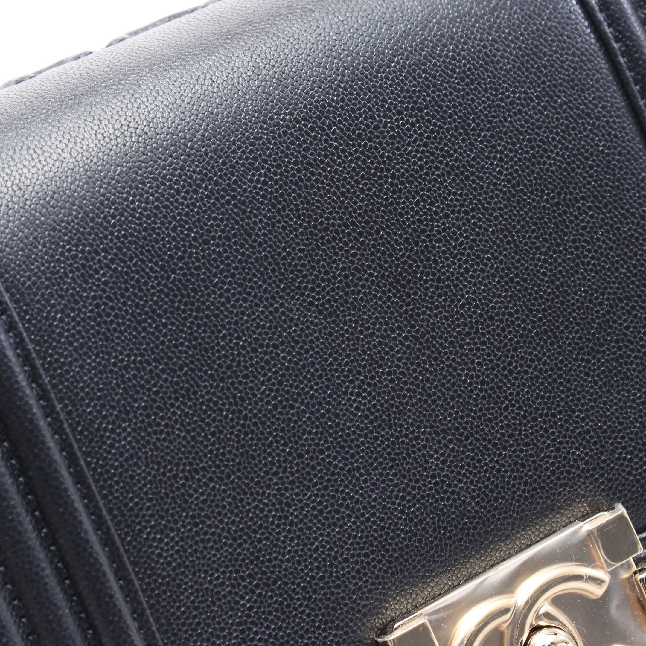 Chanel Chanel Boy Chanel Chain Shoulder Bag Leather Dark Navy Gold Hardware Size ONE SIZE - 6 Thumbnail
