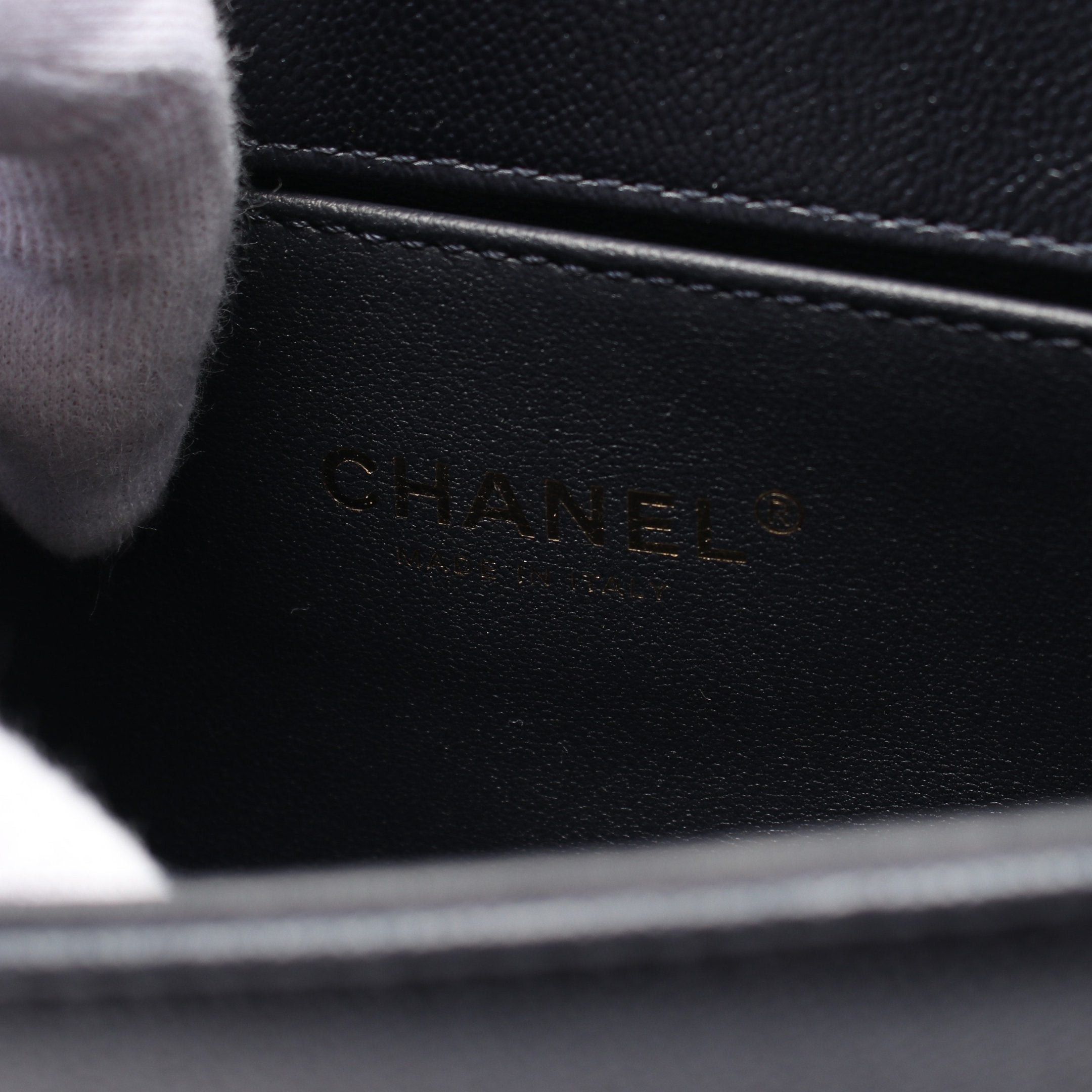 Chanel Chanel Boy Chanel Chain Shoulder Bag Leather Dark Navy Gold Hardware Size ONE SIZE - 4 Thumbnail