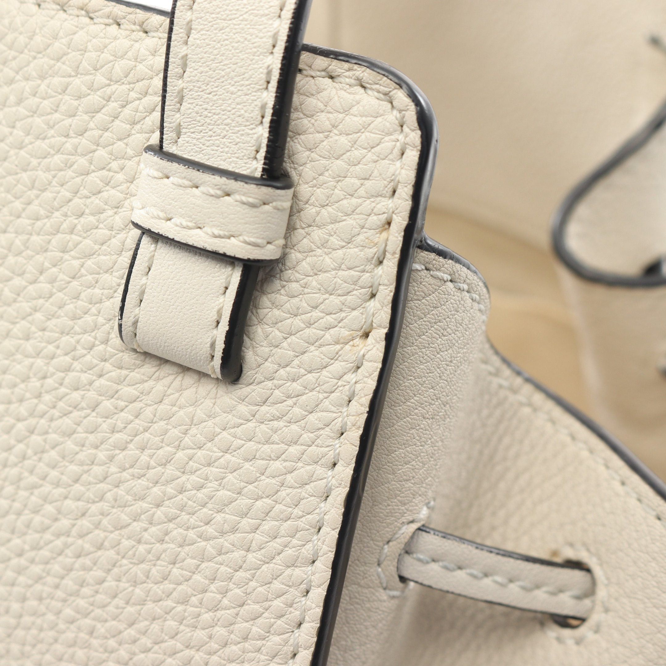 Loewe Loewe Hammock Drawstring Bag Mini Handbag Leather Off White Size ONE SIZE - 9 Thumbnail