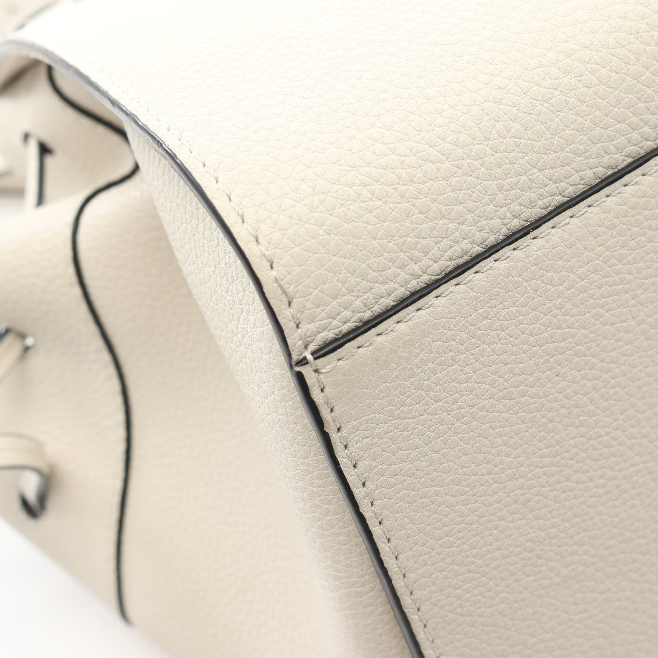 Loewe Loewe Hammock Drawstring Bag Mini Handbag Leather Off White Size ONE SIZE - 8 Thumbnail