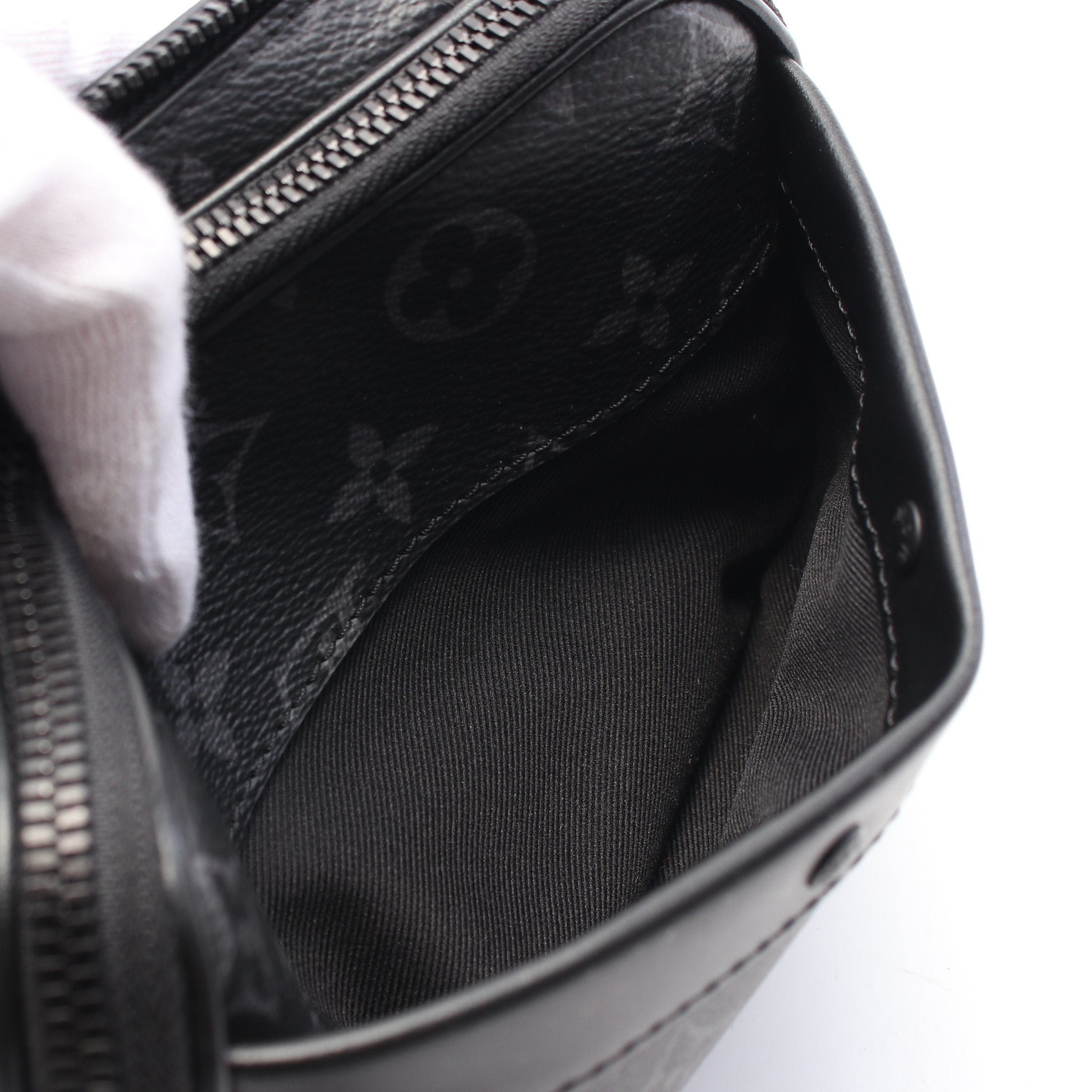 Louis Vuitton Louis Vuitton Alpha Wearable Wallet Nv Monogram Eclipse Shoulder Bag Leather Black Size ONE SIZE - 5 Thumbnail