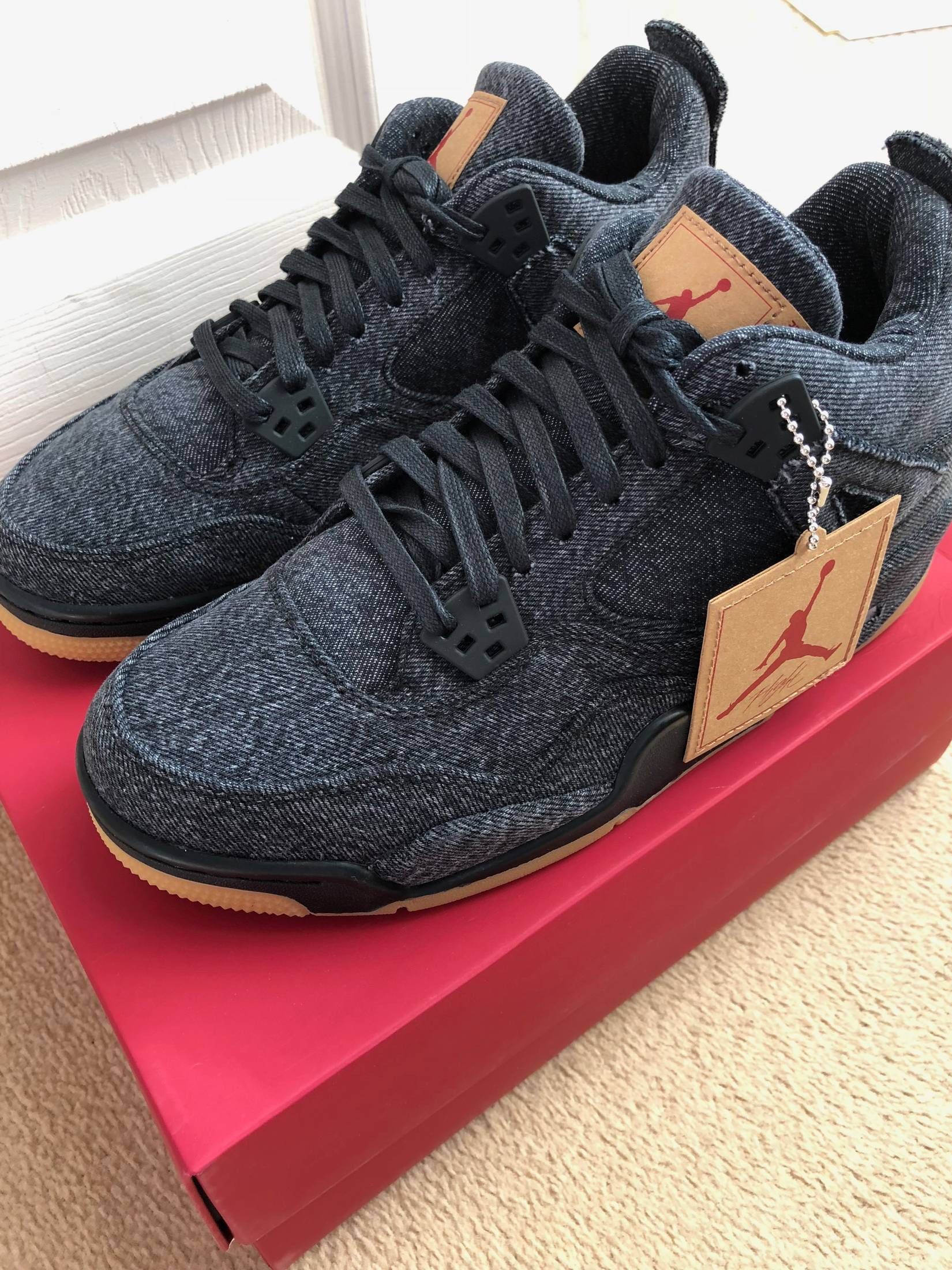 Jordan retro outlet 4 levis black