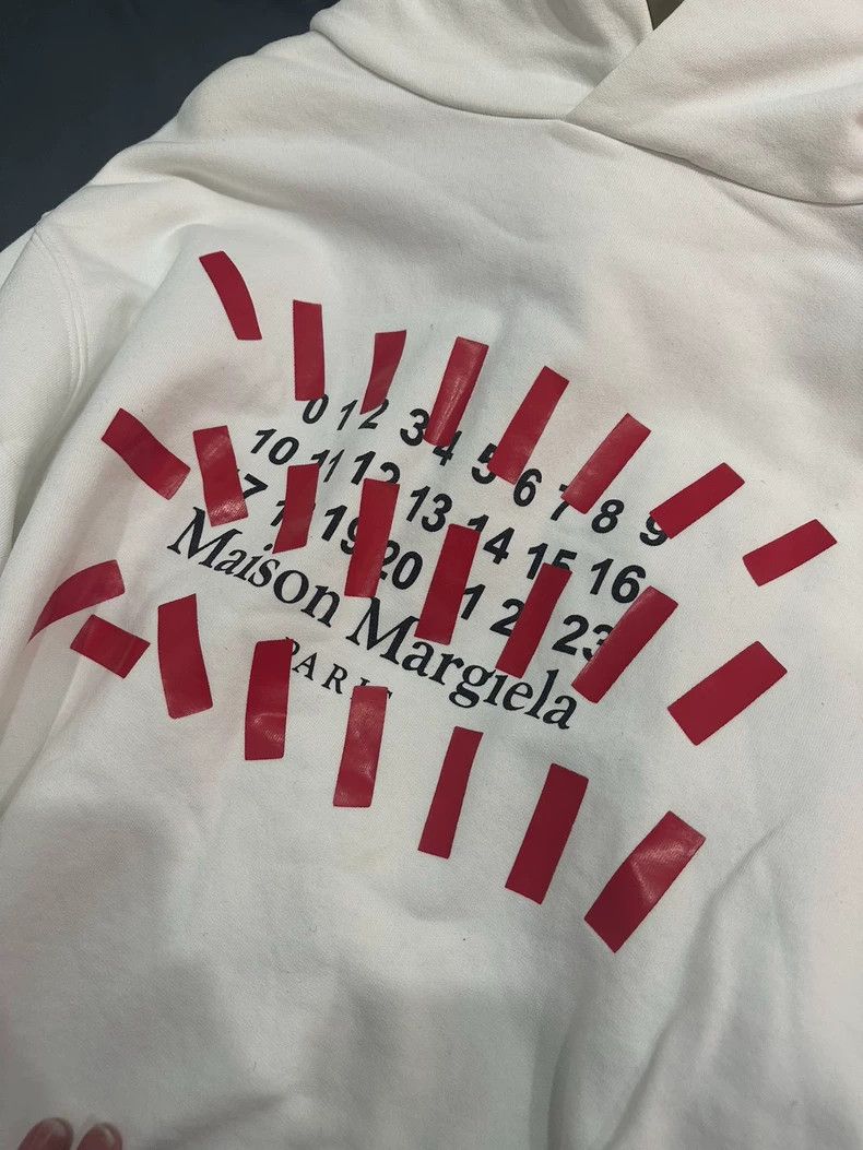 Maison Margiela Maison Margiela Tape Logo Hoodie Classic Style Size US L / EU 52-54 / 3 - 2 Thumbnail