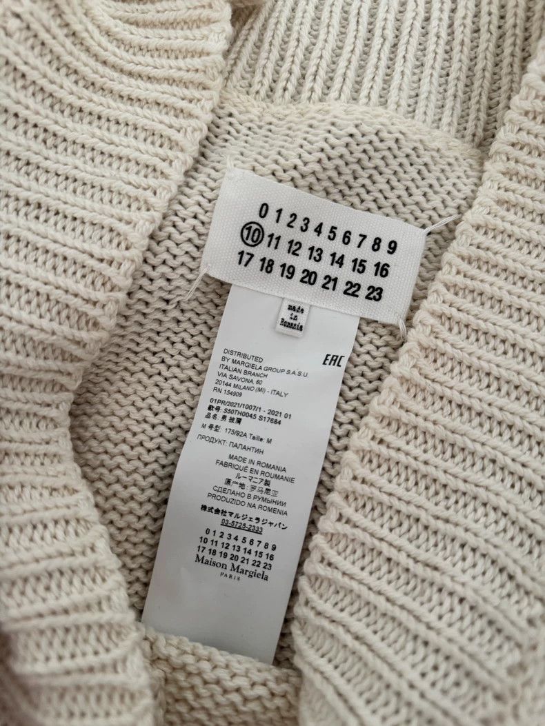 Maison Margiela Maison Margiela Knit Sleeveless Vest with Stain Size US M / EU 48-50 / 2 - 3 Thumbnail