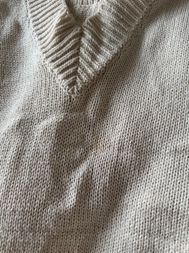 Maison Margiela Maison Margiela Knit Sleeveless Vest with Stain Size US M / EU 48-50 / 2 - 4 Thumbnail