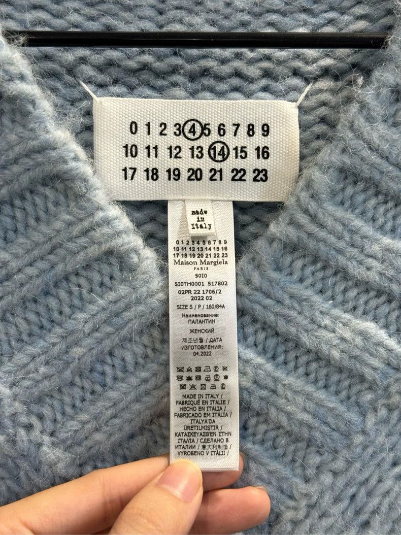 Maison Margiela Cashmere Knit Vest in Tiffany Blue Size US S / EU 44-46 / 1 - 4 Thumbnail