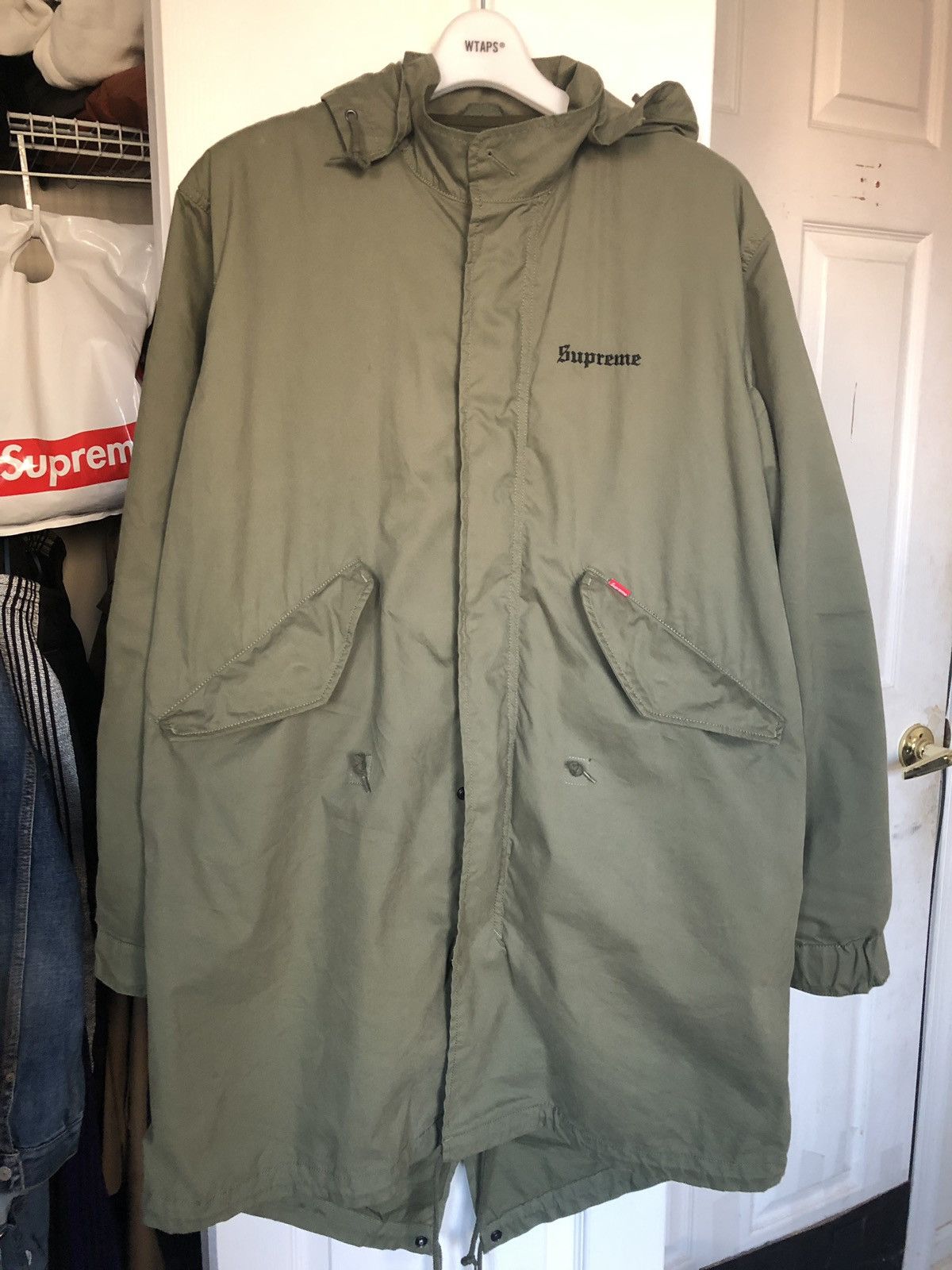 Supreme akira fishtail shop
