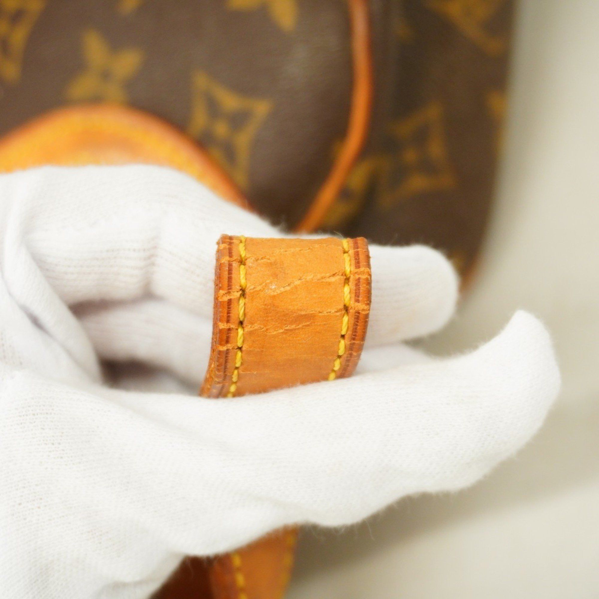 Louis Vuitton Louis Vuitton Excursion handbag Size ONE SIZE - 5 Thumbnail