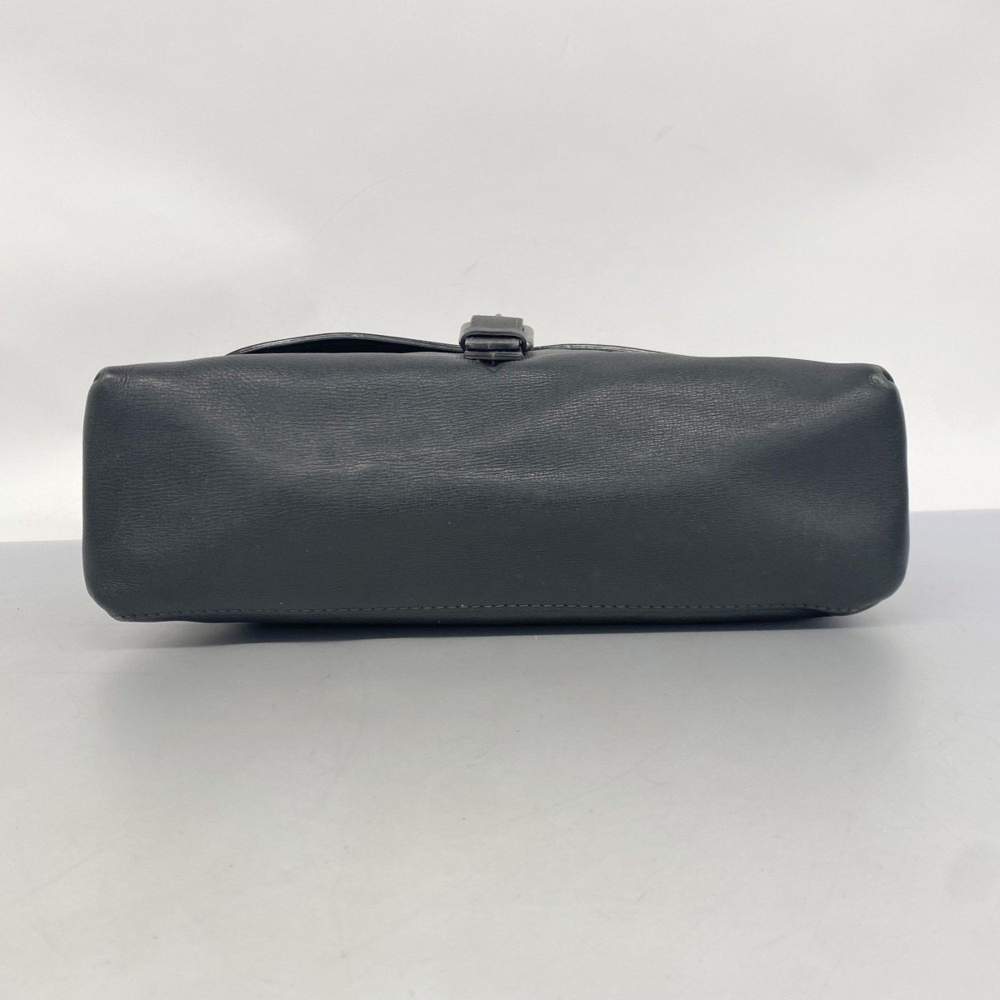 Louis Vuitton Louis Vuitton Utah shoulder Size ONE SIZE - 4 Thumbnail