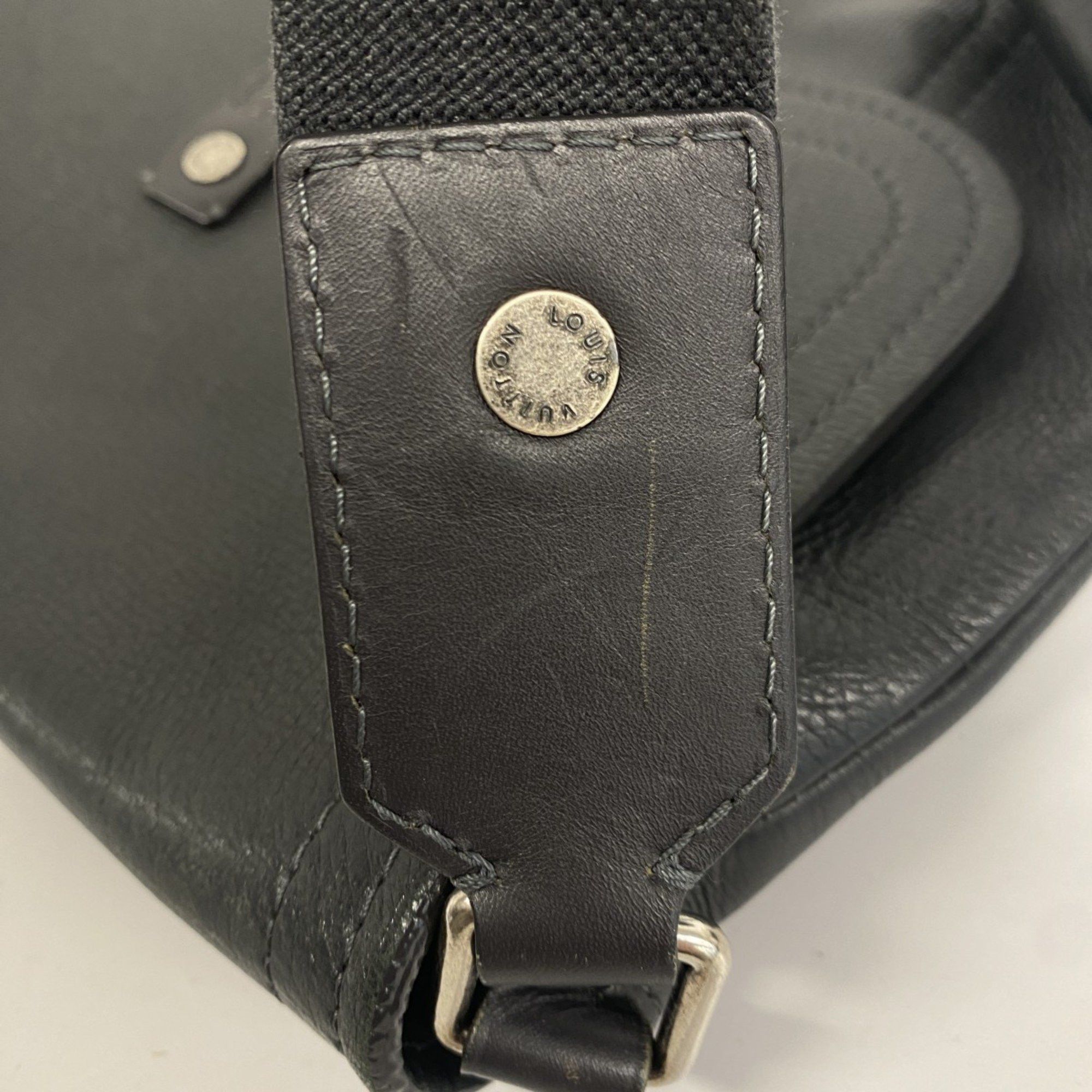 Louis Vuitton Louis Vuitton Utah shoulder Size ONE SIZE - 12 Thumbnail