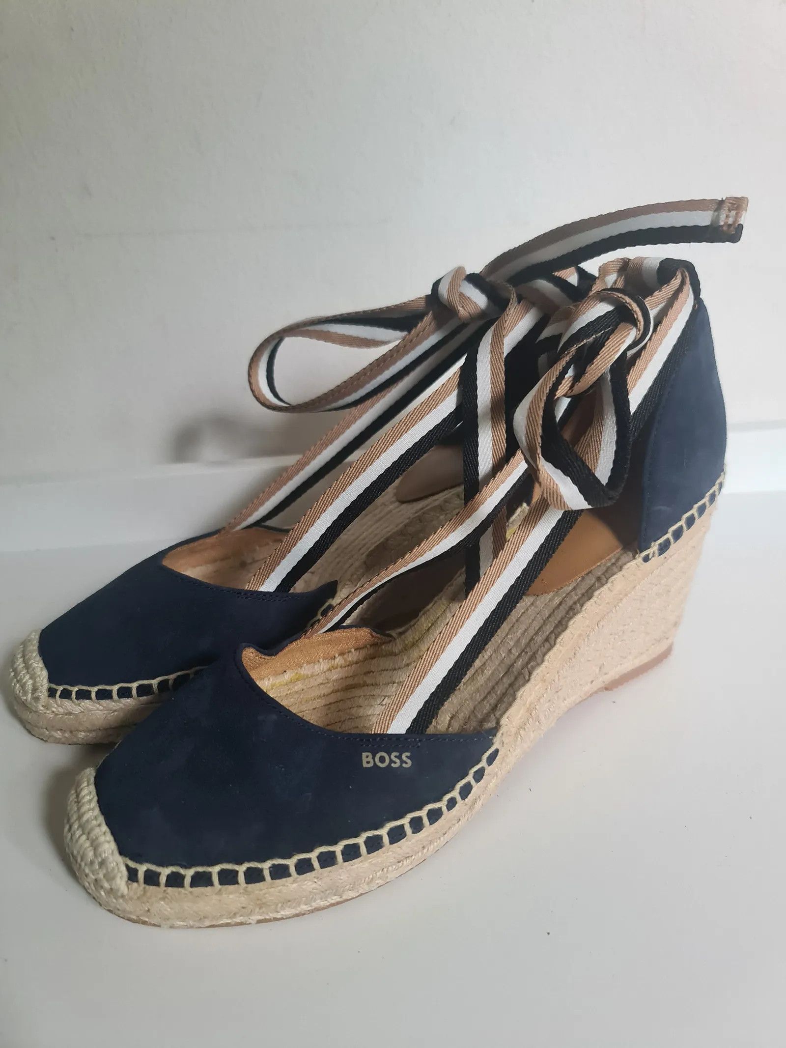 Hugo Boss Hugo Boss Heels Size US 10 / IT 40 - 2 Thumbnail